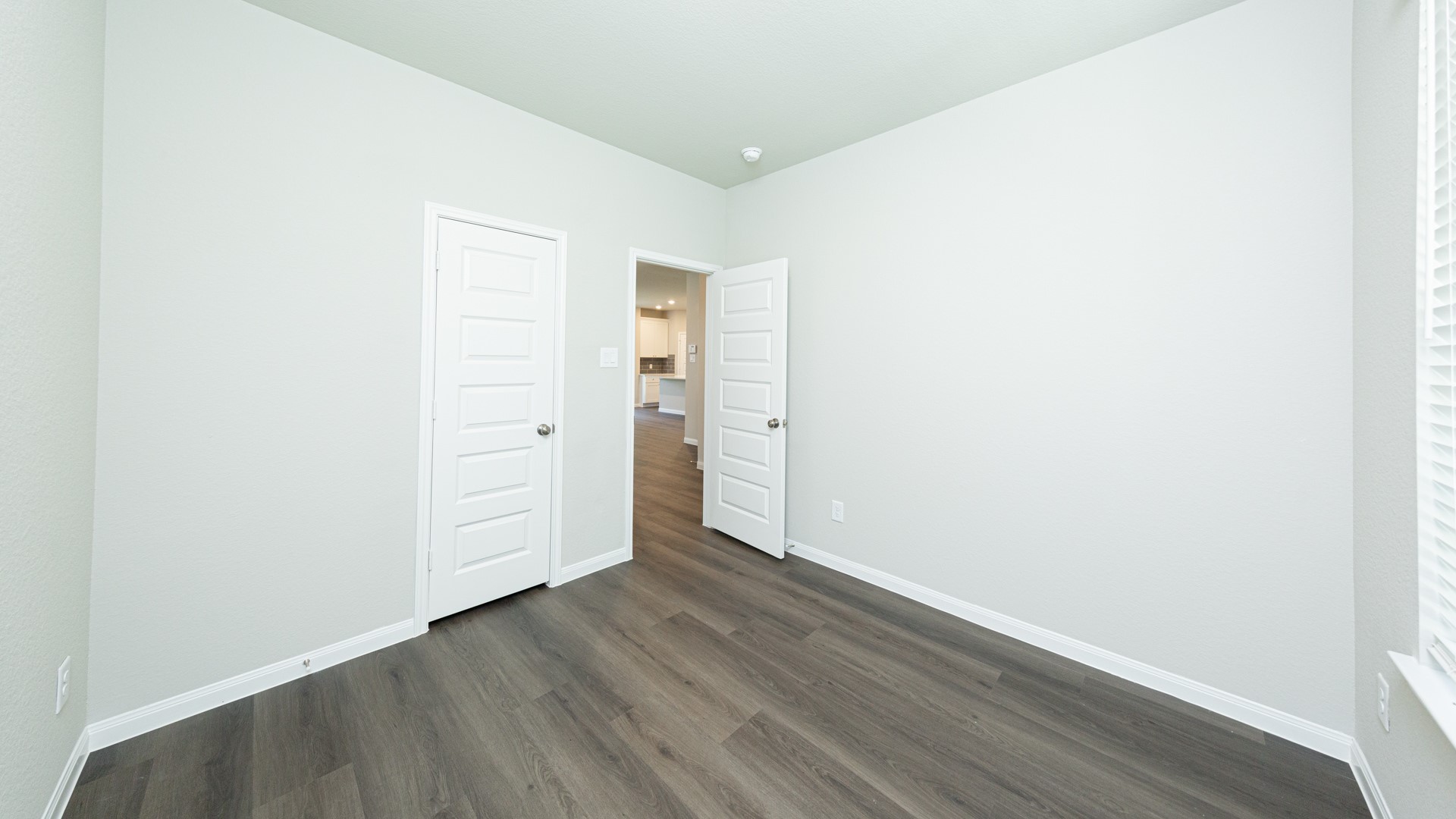 622 Pine View Circle Property Photo 5
