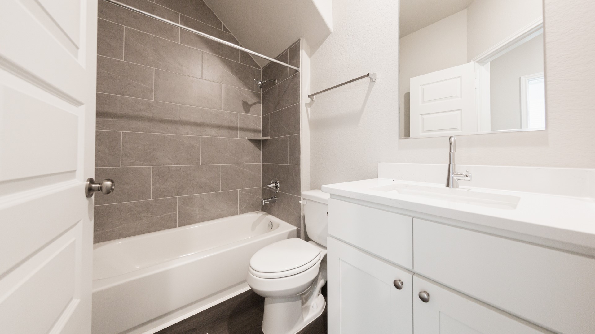 622 Pine View Circle Property Photo 6