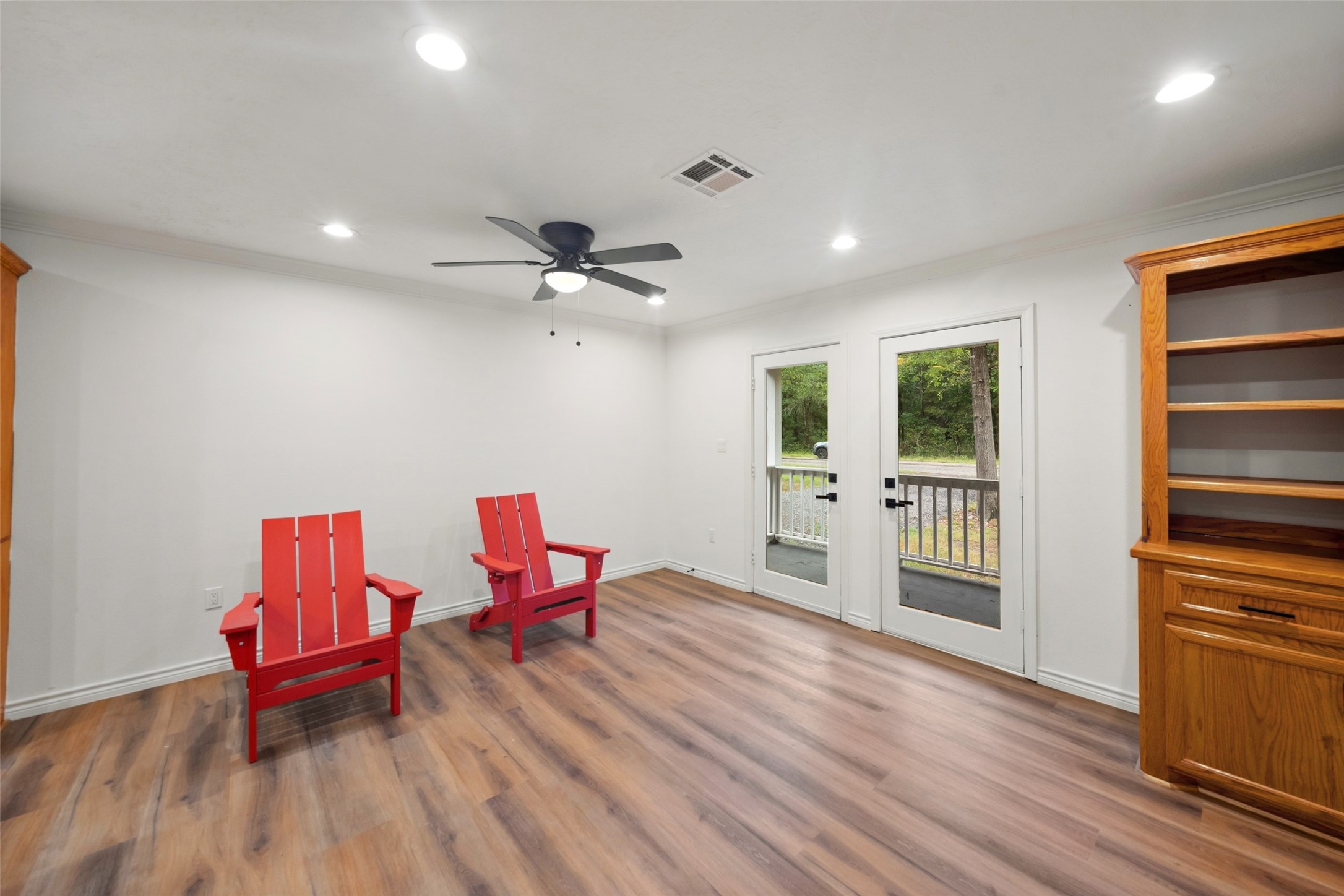 27 Deerfield Road Property Photo 7