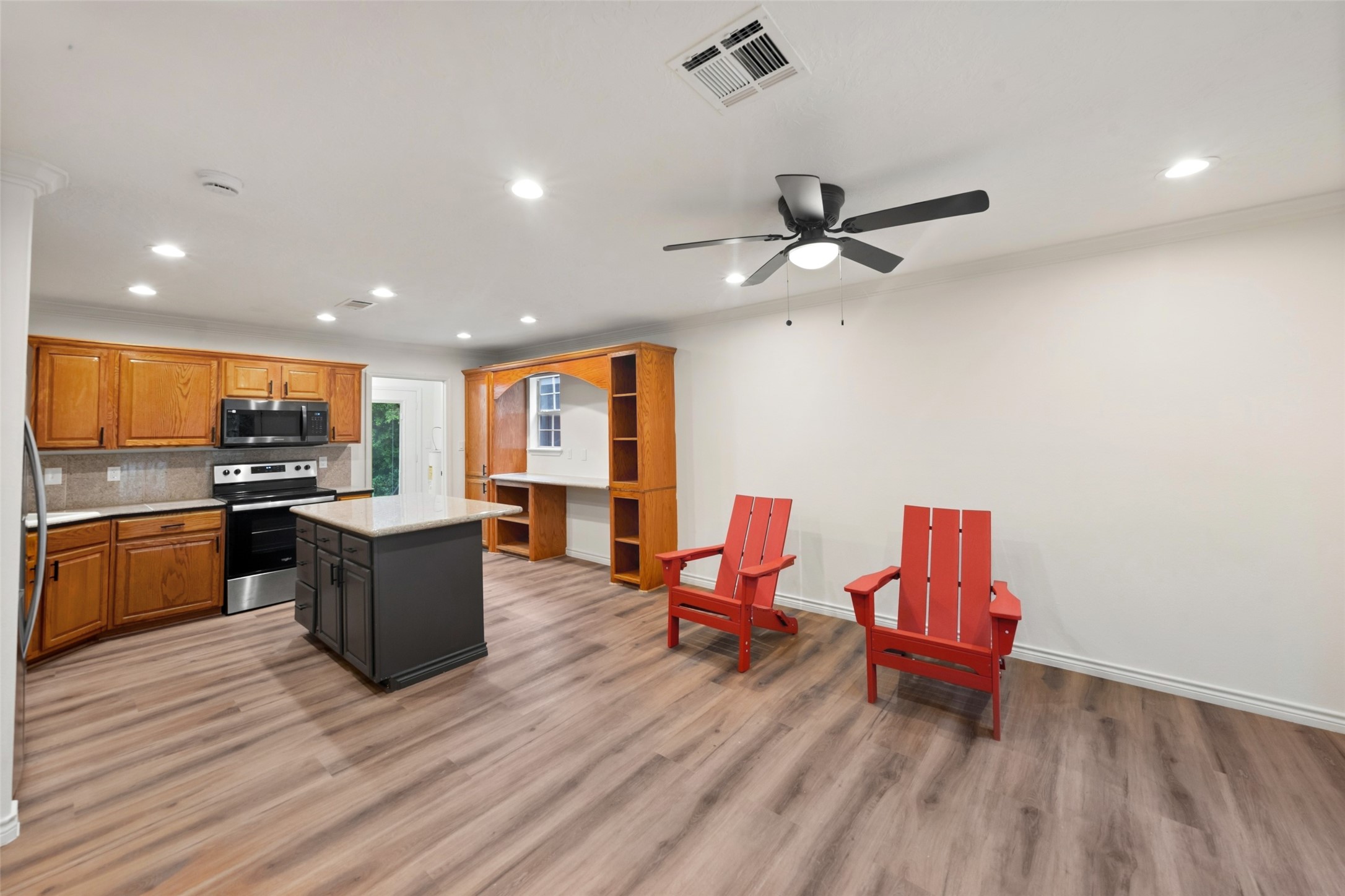 27 Deerfield Road Property Photo 8