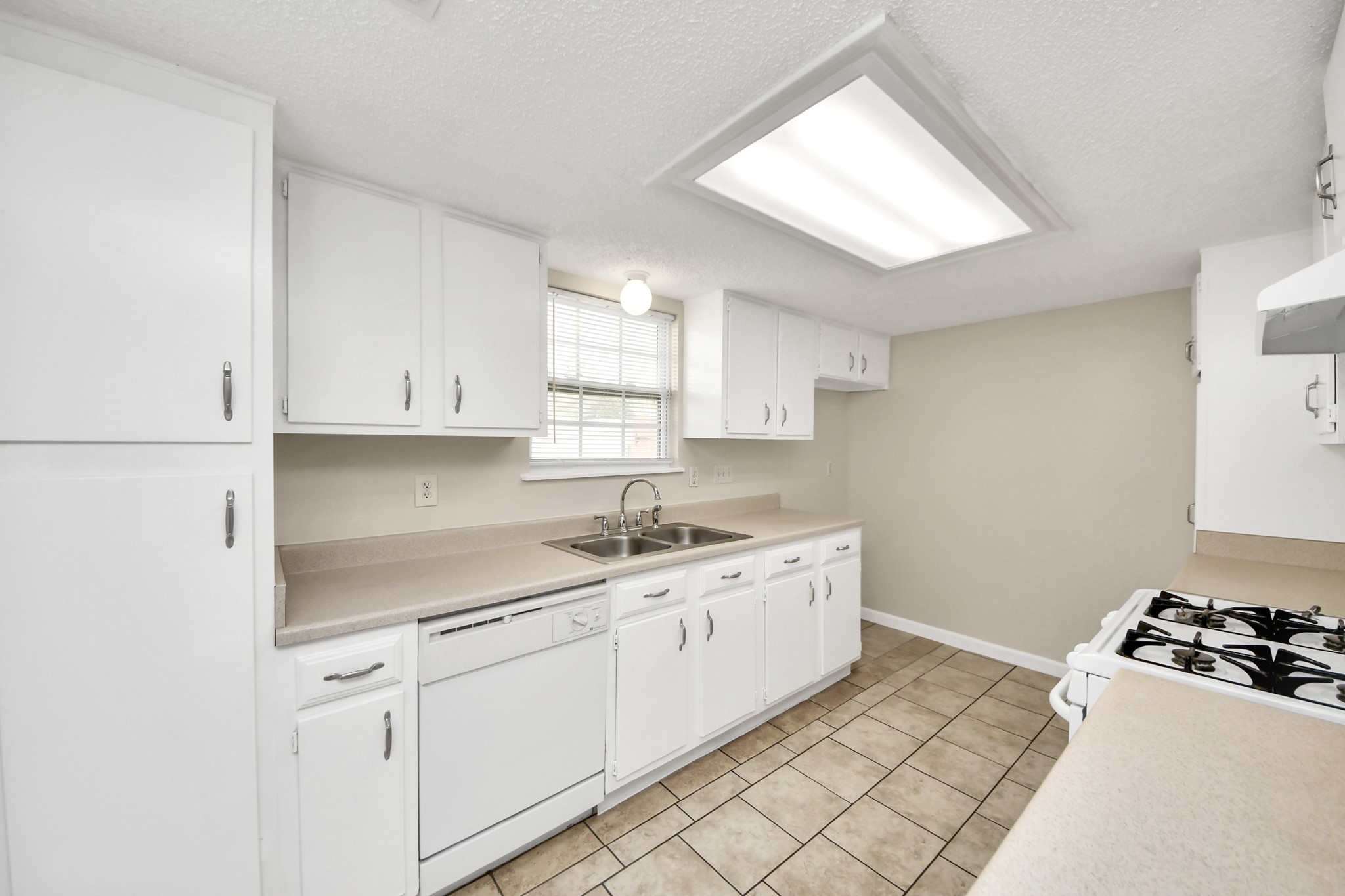 12543 La Rochelle Drive Property Photo 7