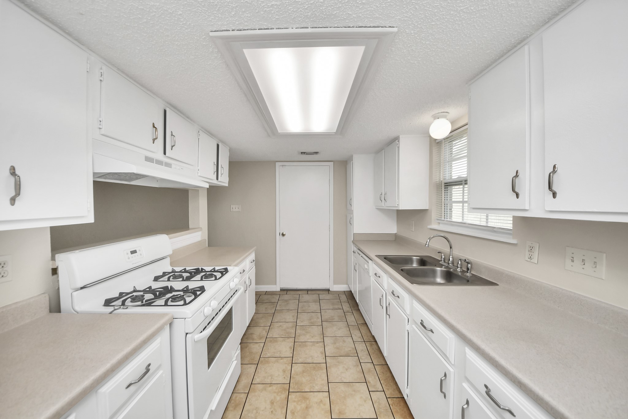 12543 La Rochelle Drive Property Photo 8