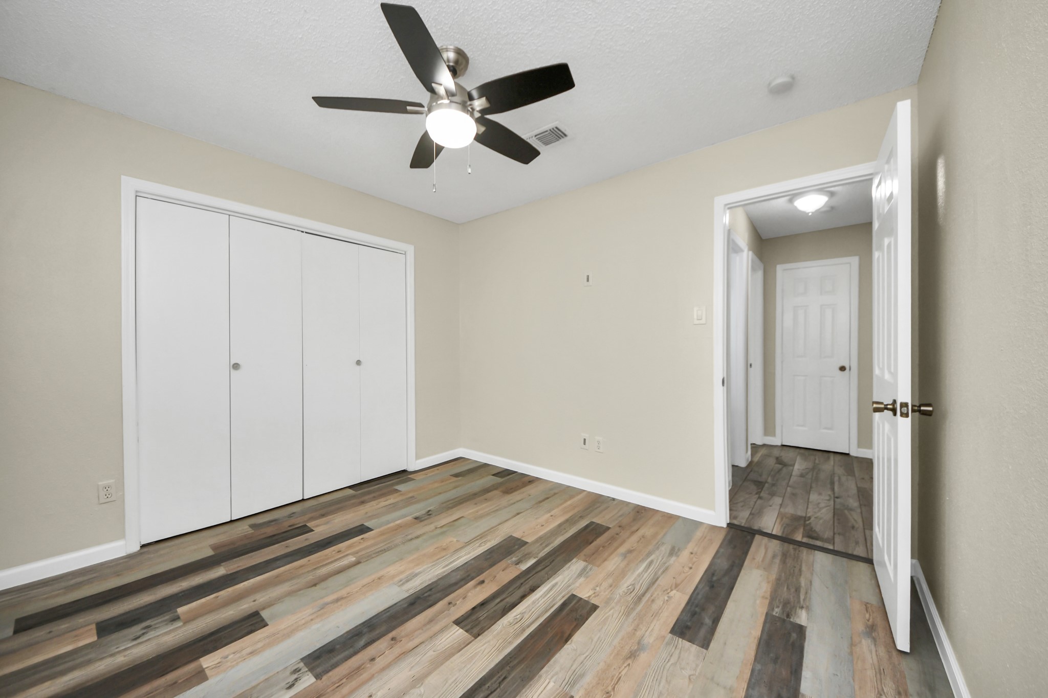 12543 La Rochelle Drive Property Photo 16
