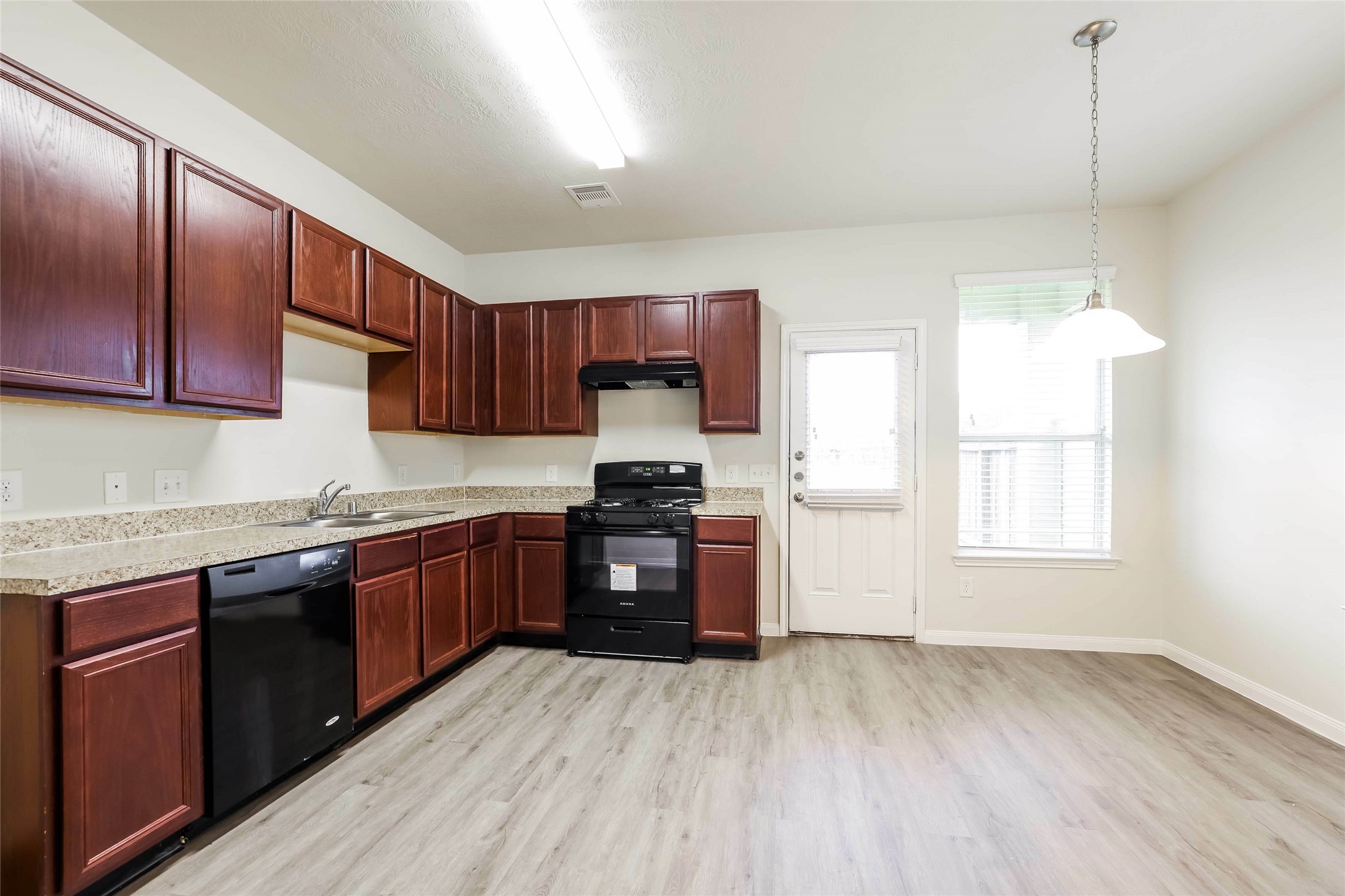 12431 Roy Mix Bohn Lane Property Photo 3