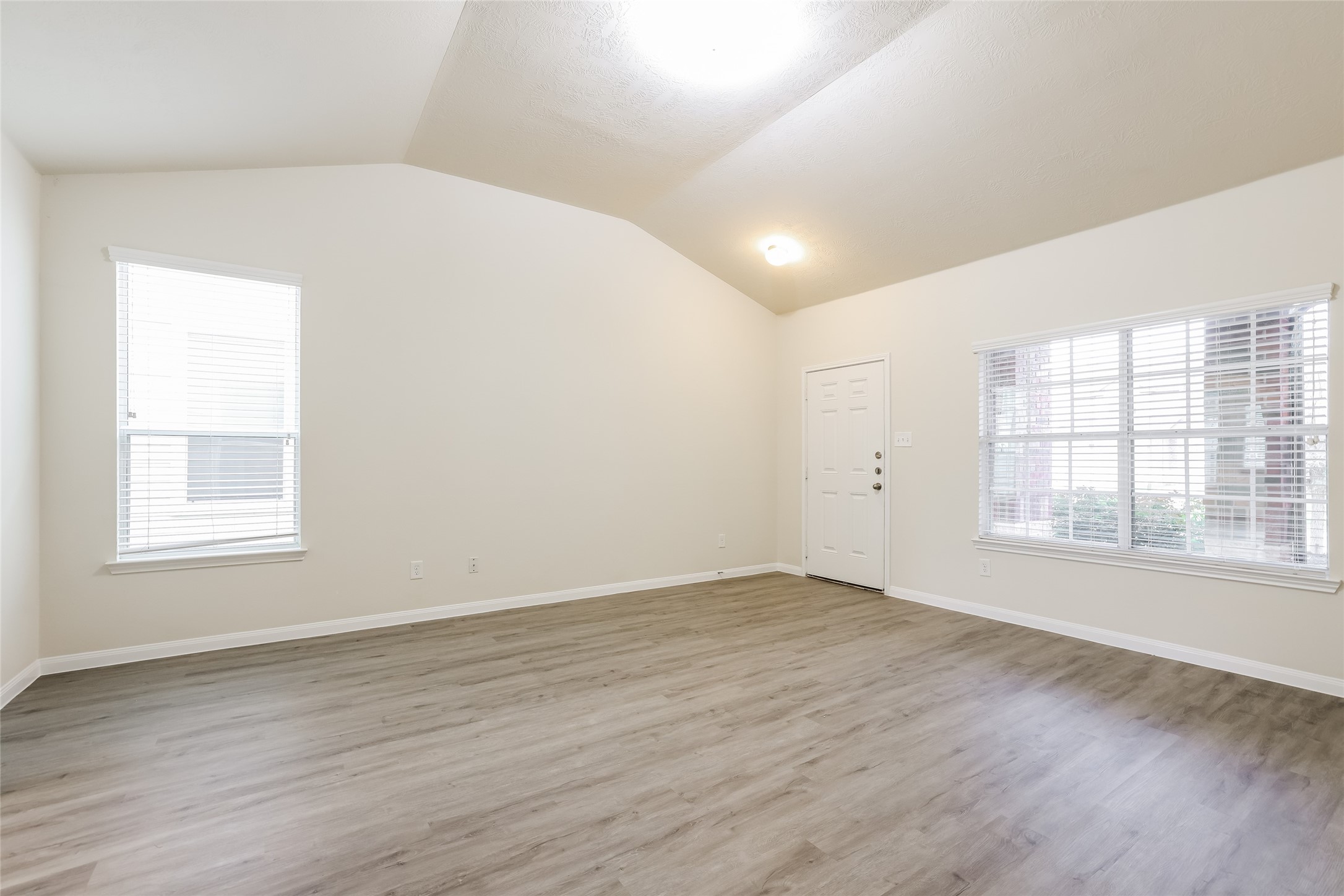 12431 Roy Mix Bohn Lane Property Photo 5
