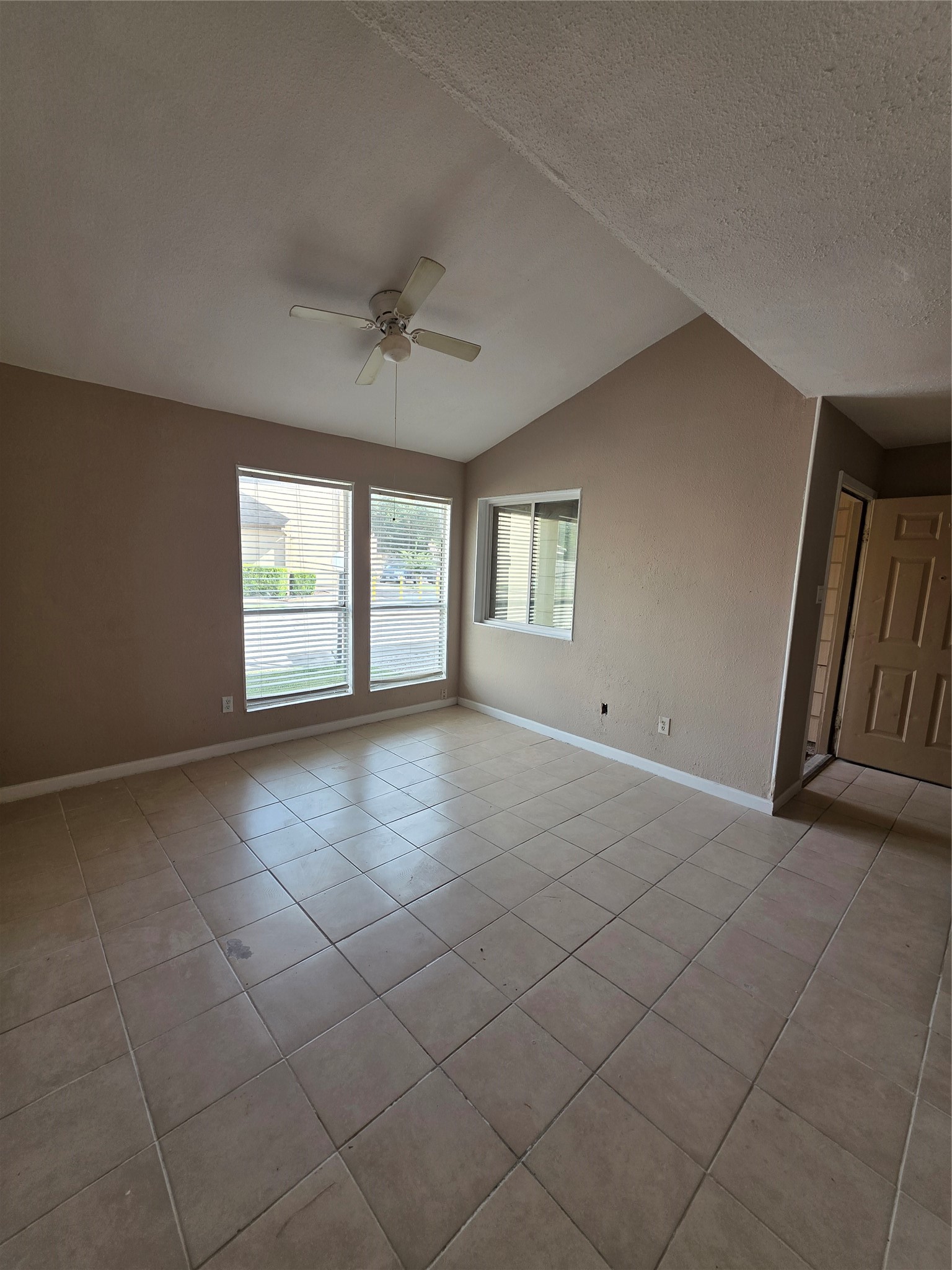 1014 Graham Drive I3 Property Photo 3