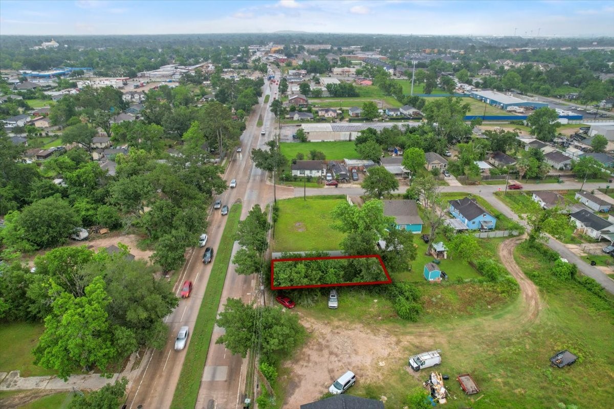 2422 E Crosstimbers Street Property Photo 6