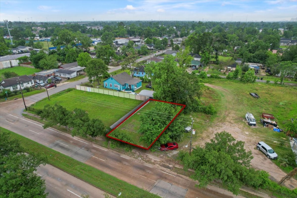 2422 E Crosstimbers Street Property Photo 13