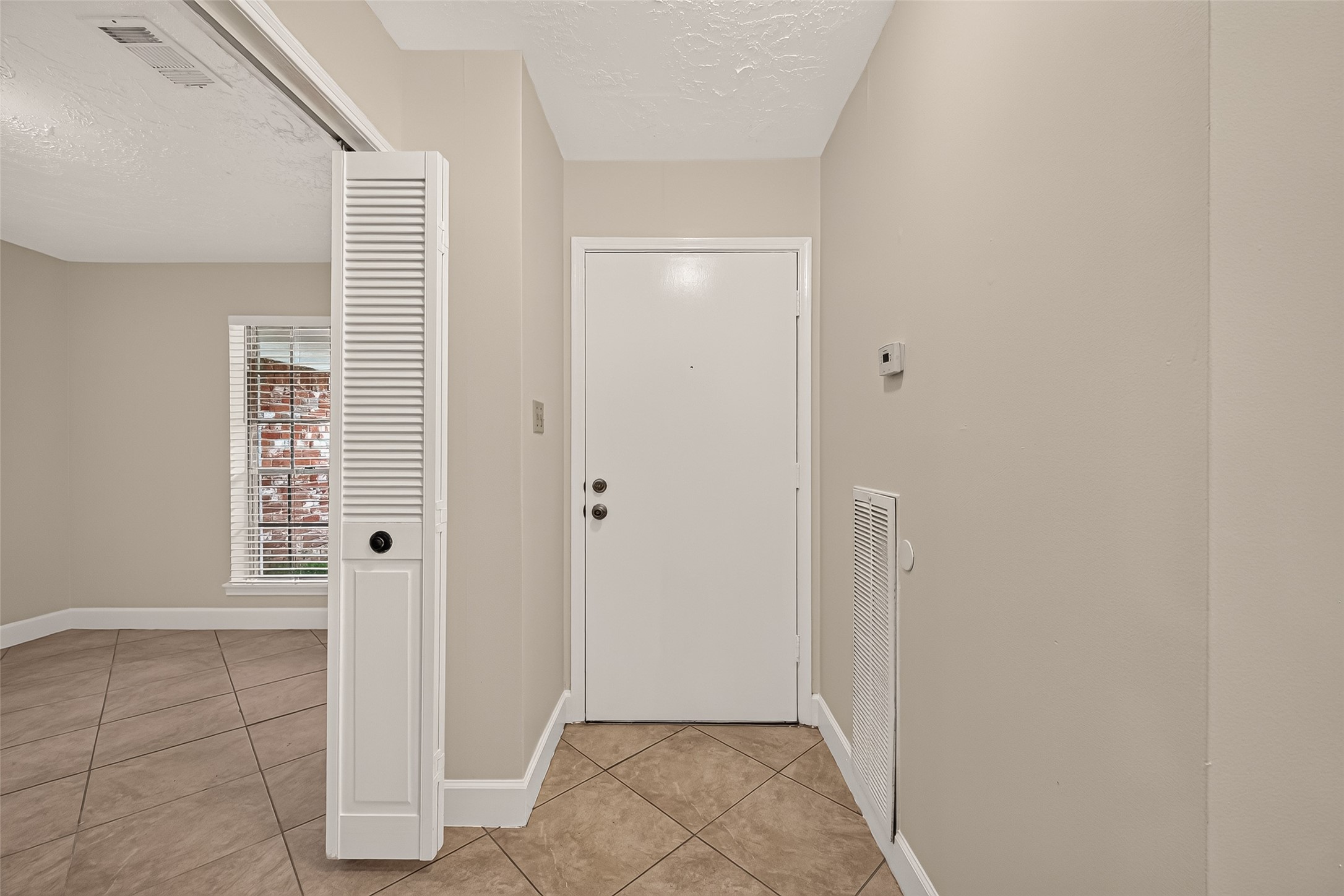 12523 Hunting Briar Drive Property Photo 6
