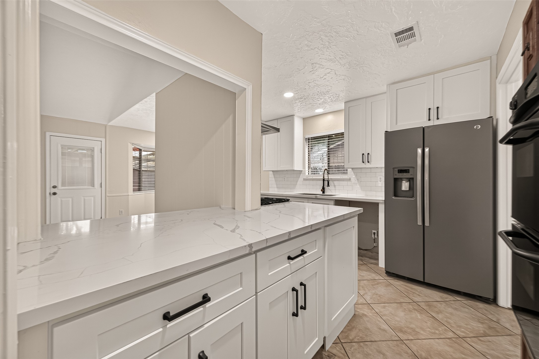 12523 Hunting Briar Drive Property Photo 14