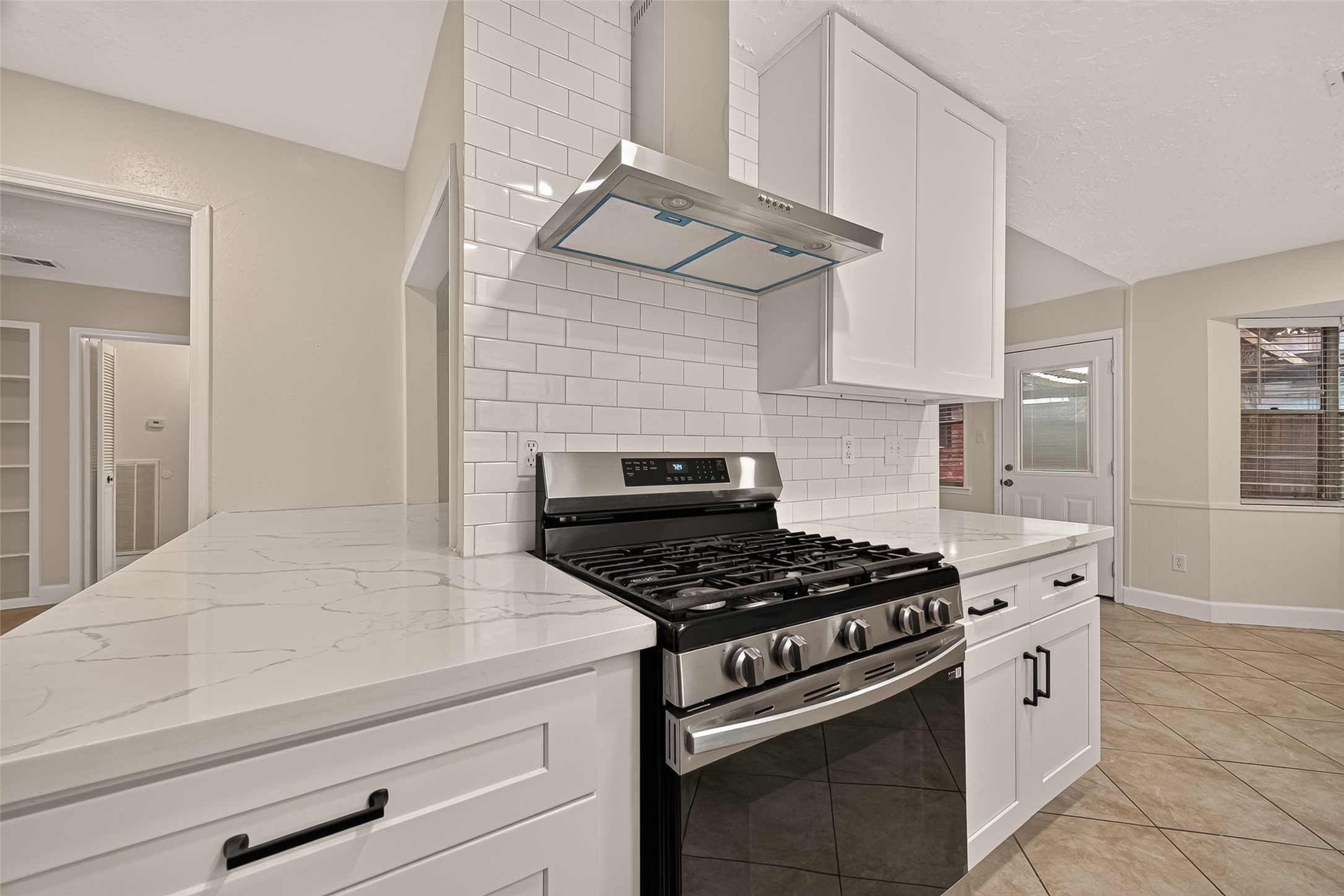 12523 Hunting Briar Drive Property Photo 18