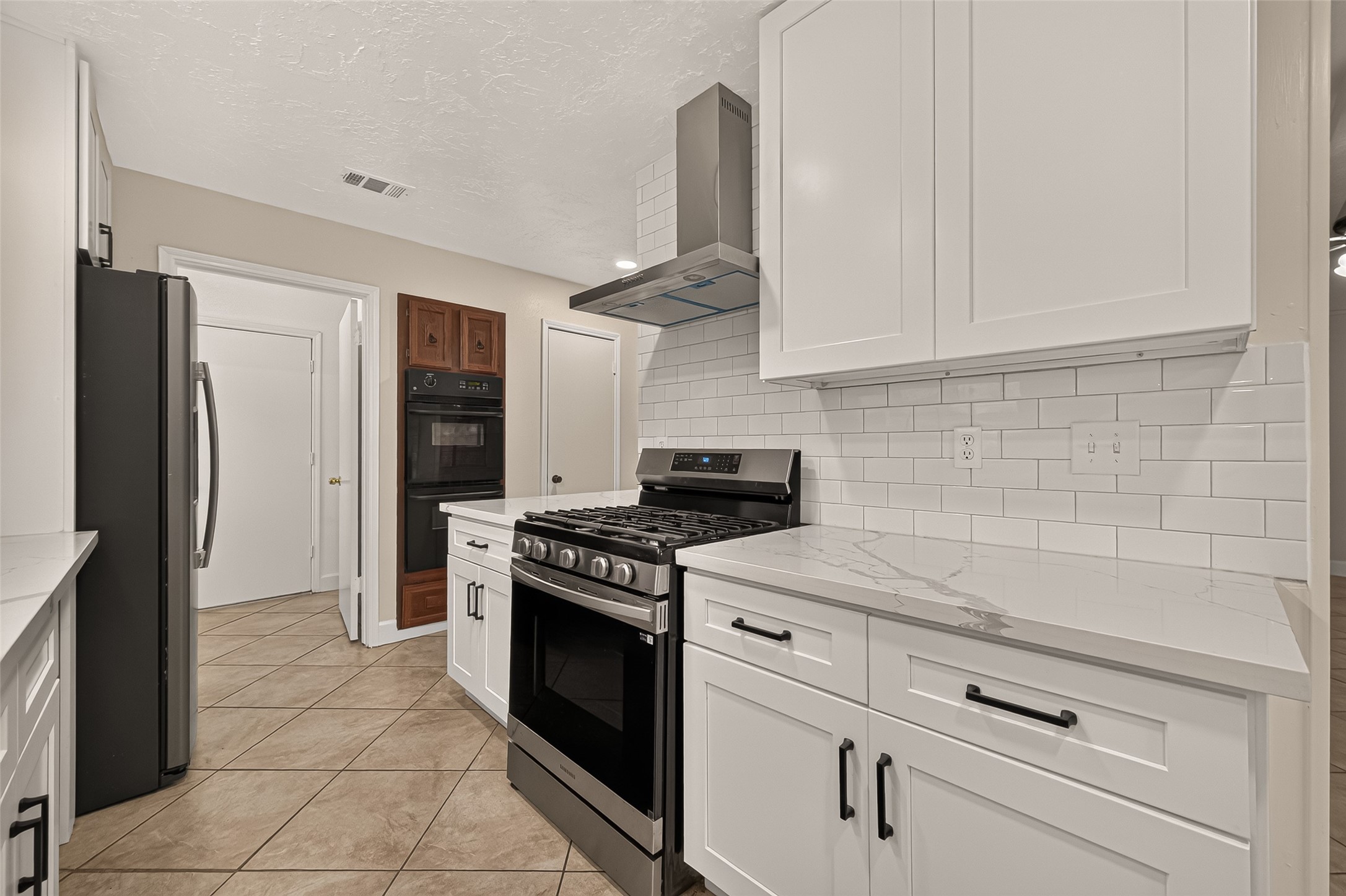 12523 Hunting Briar Drive Property Photo 19