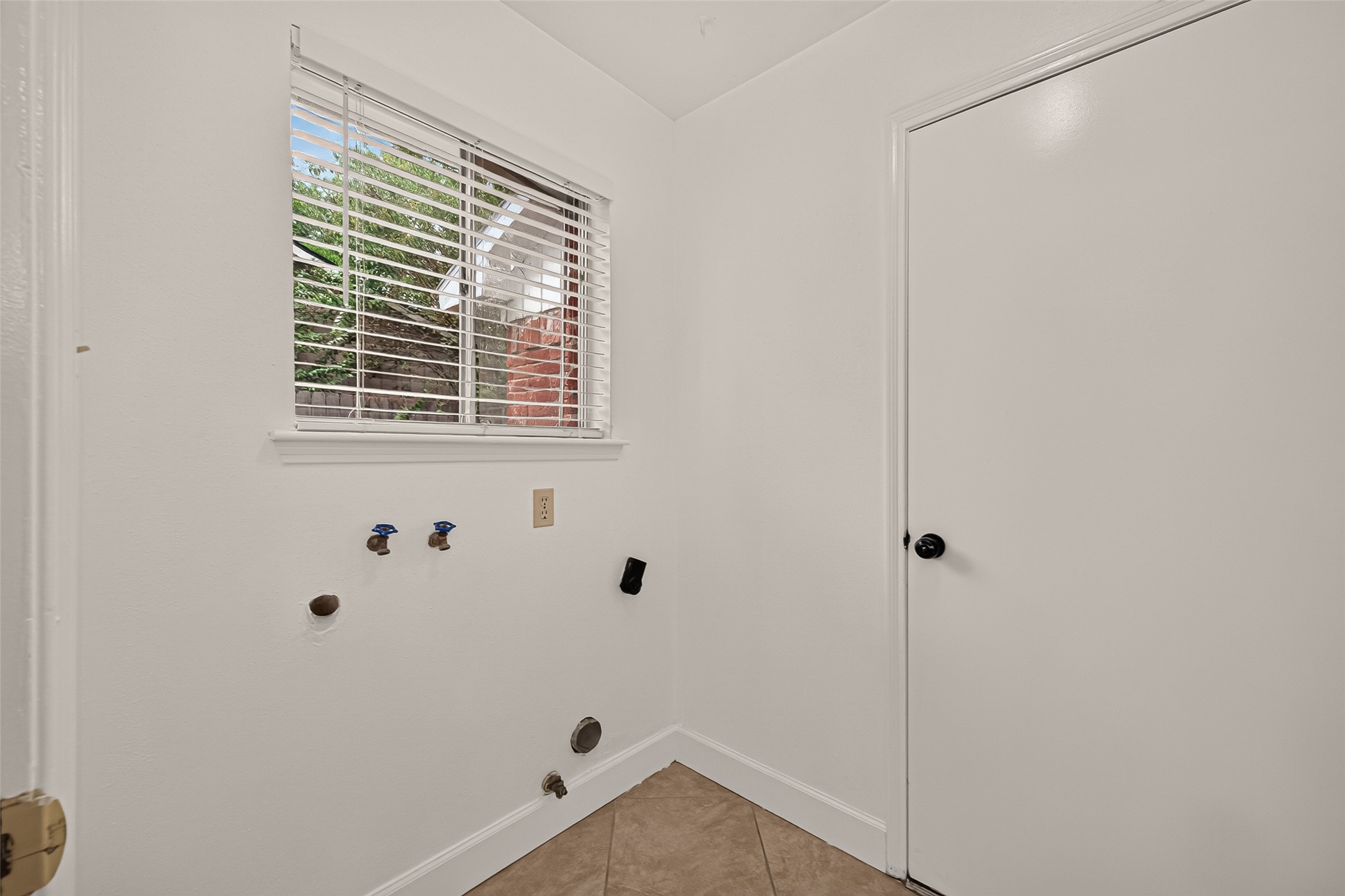 12523 Hunting Briar Drive Property Photo 22