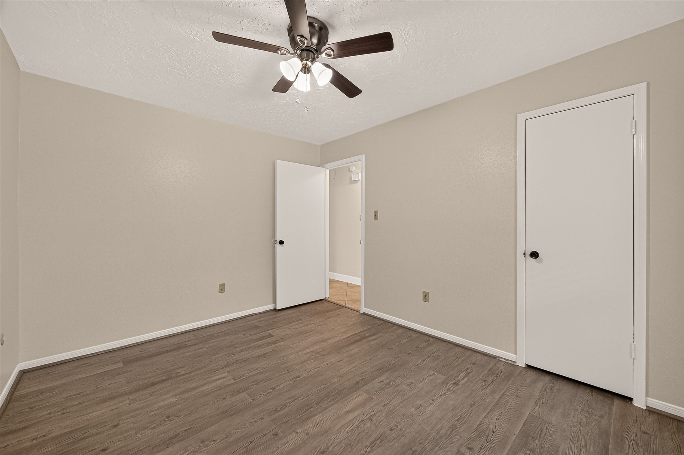 12523 Hunting Briar Drive Property Photo 24