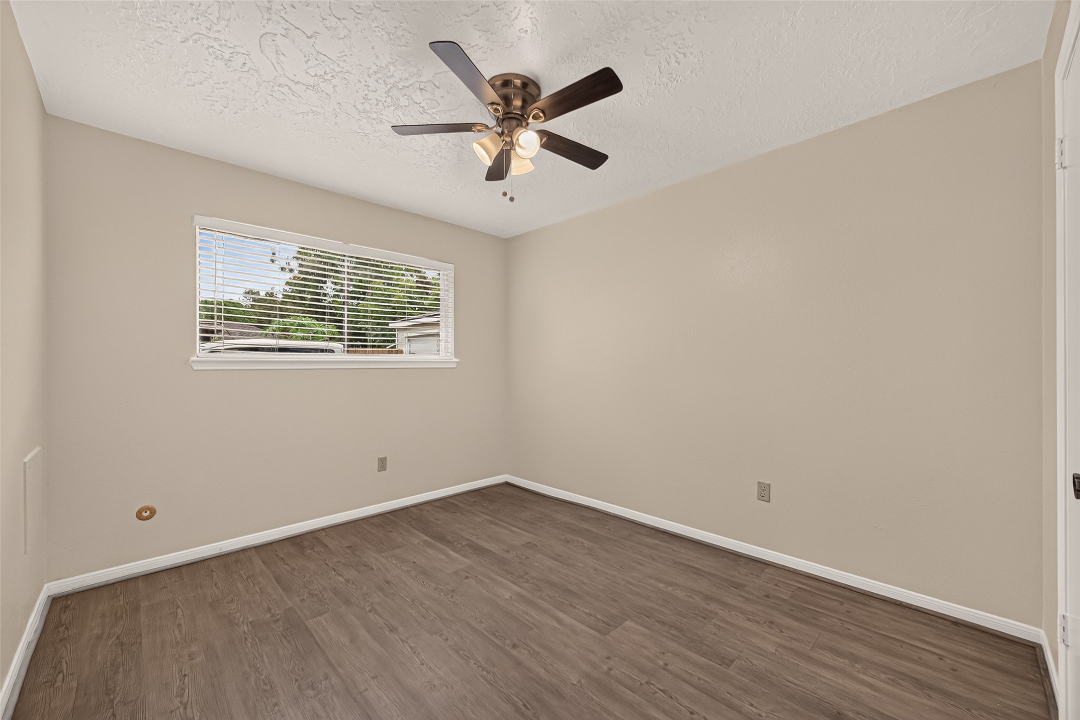 12523 Hunting Briar Drive Property Photo 26