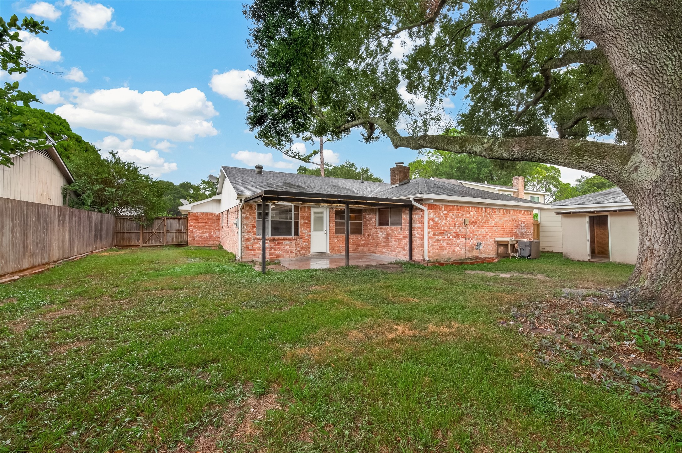 12523 Hunting Briar Drive Property Photo 37