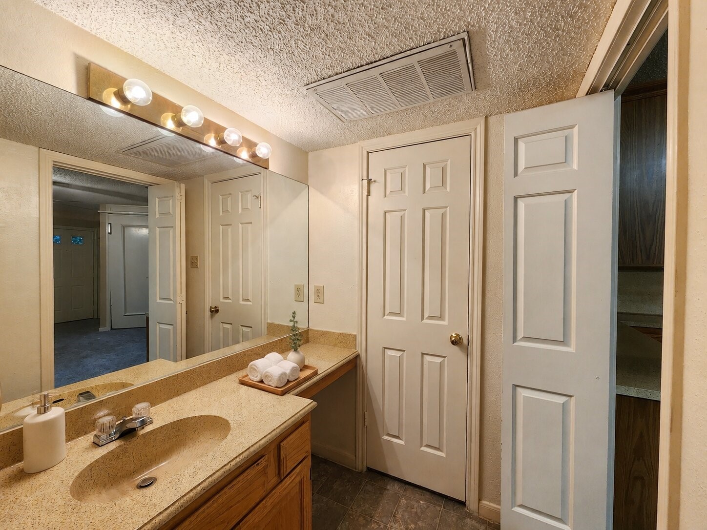 1311 Antoine Drive 148 Property Photo 6