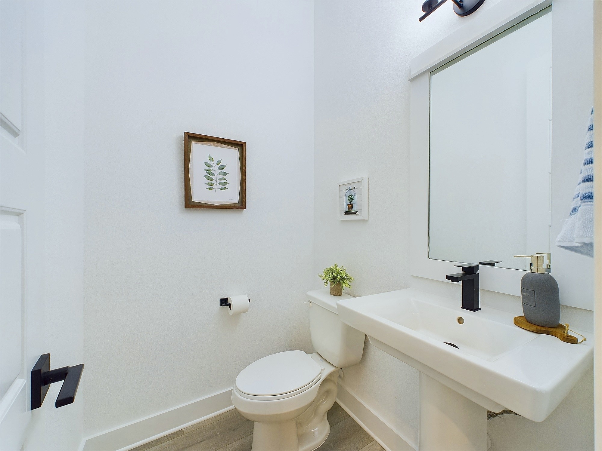 1008 Tuskegee Heights Lane Property Photo 12