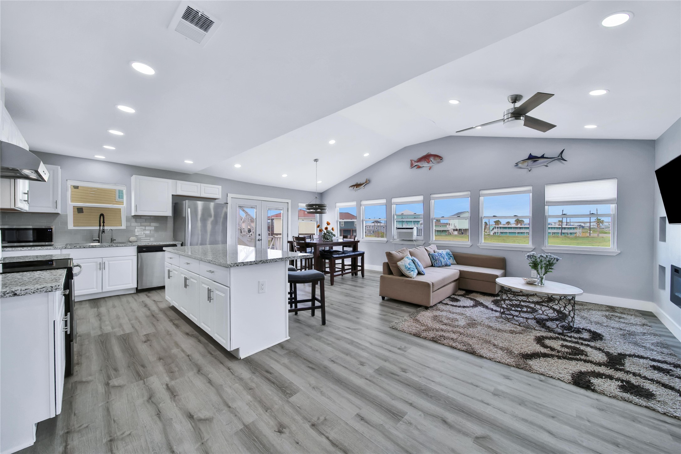 600 Blue Water Highway Property Photo 10