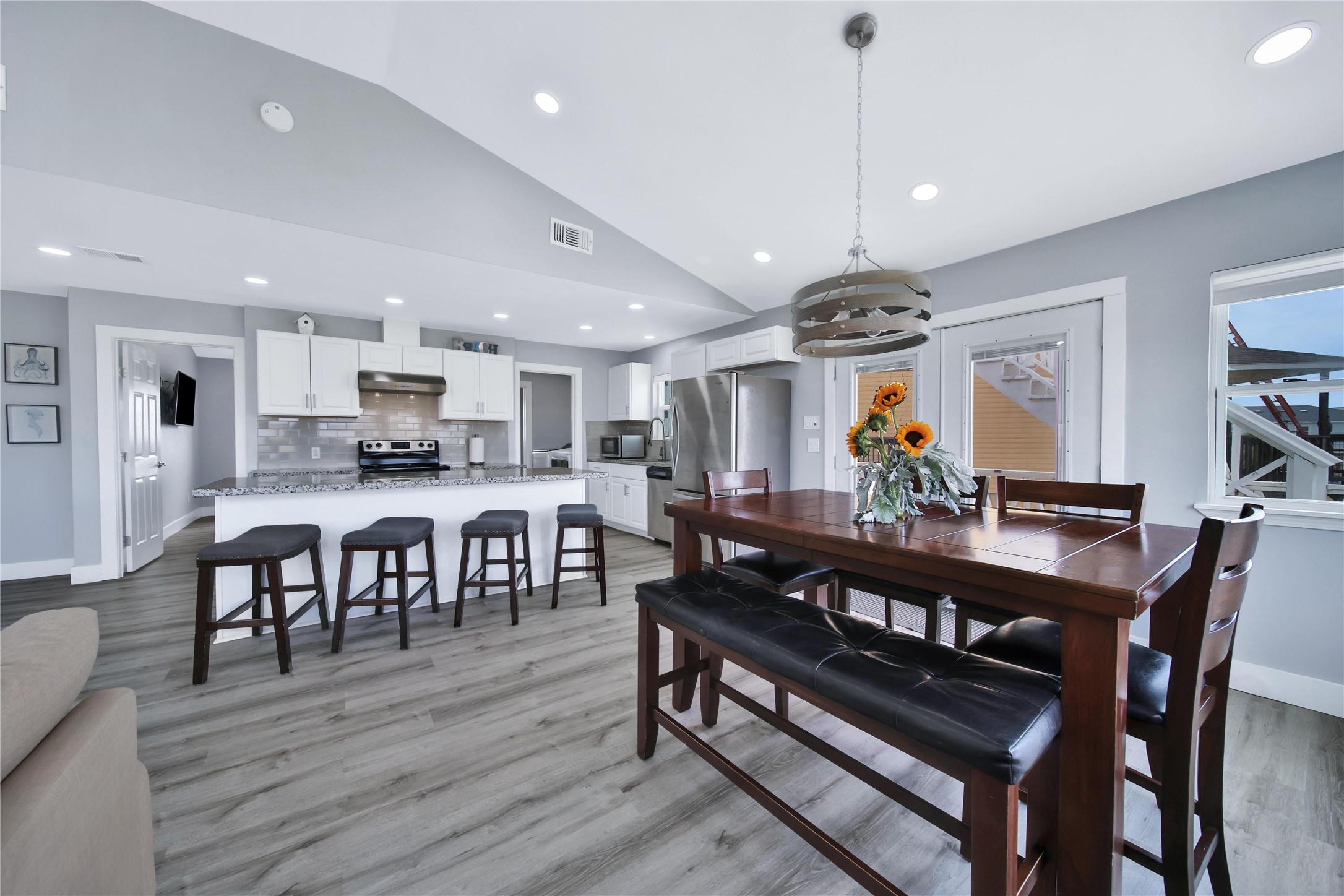 600 Blue Water Highway Property Photo 16