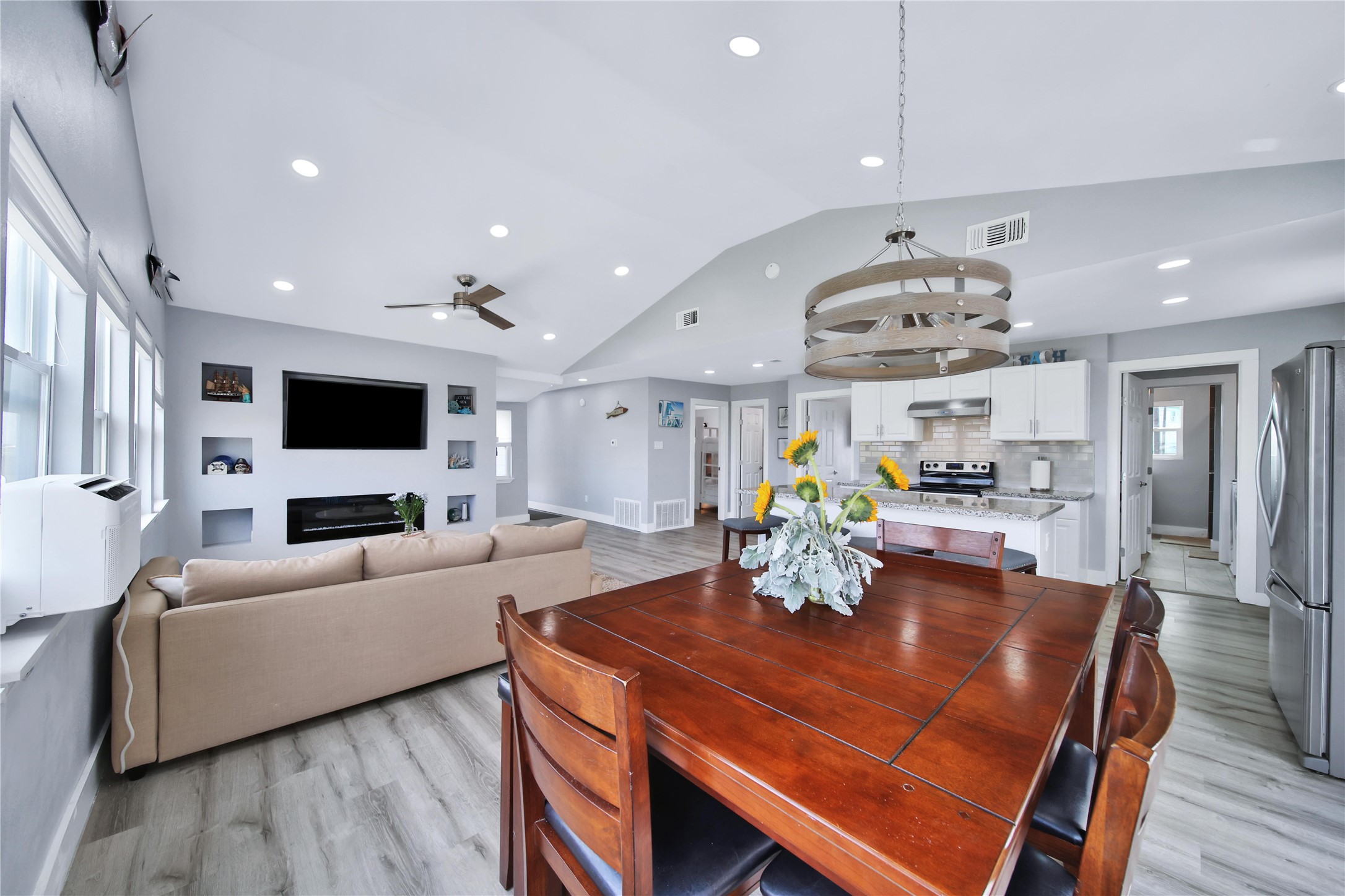 600 Blue Water Highway Property Photo 17