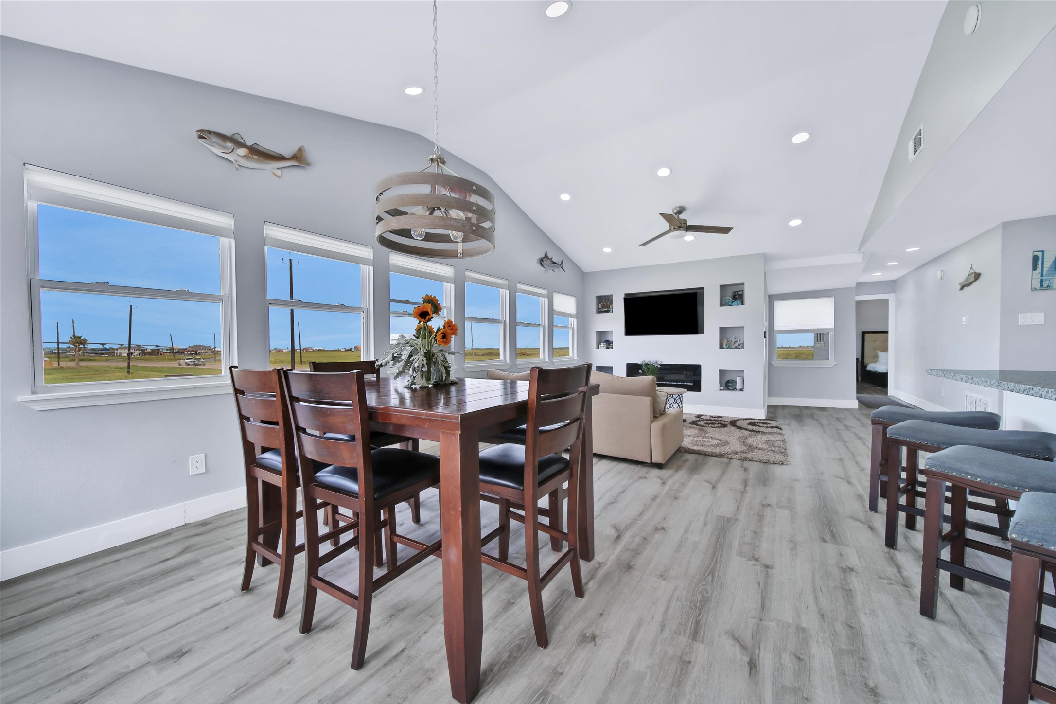 600 Blue Water Highway Property Photo 18