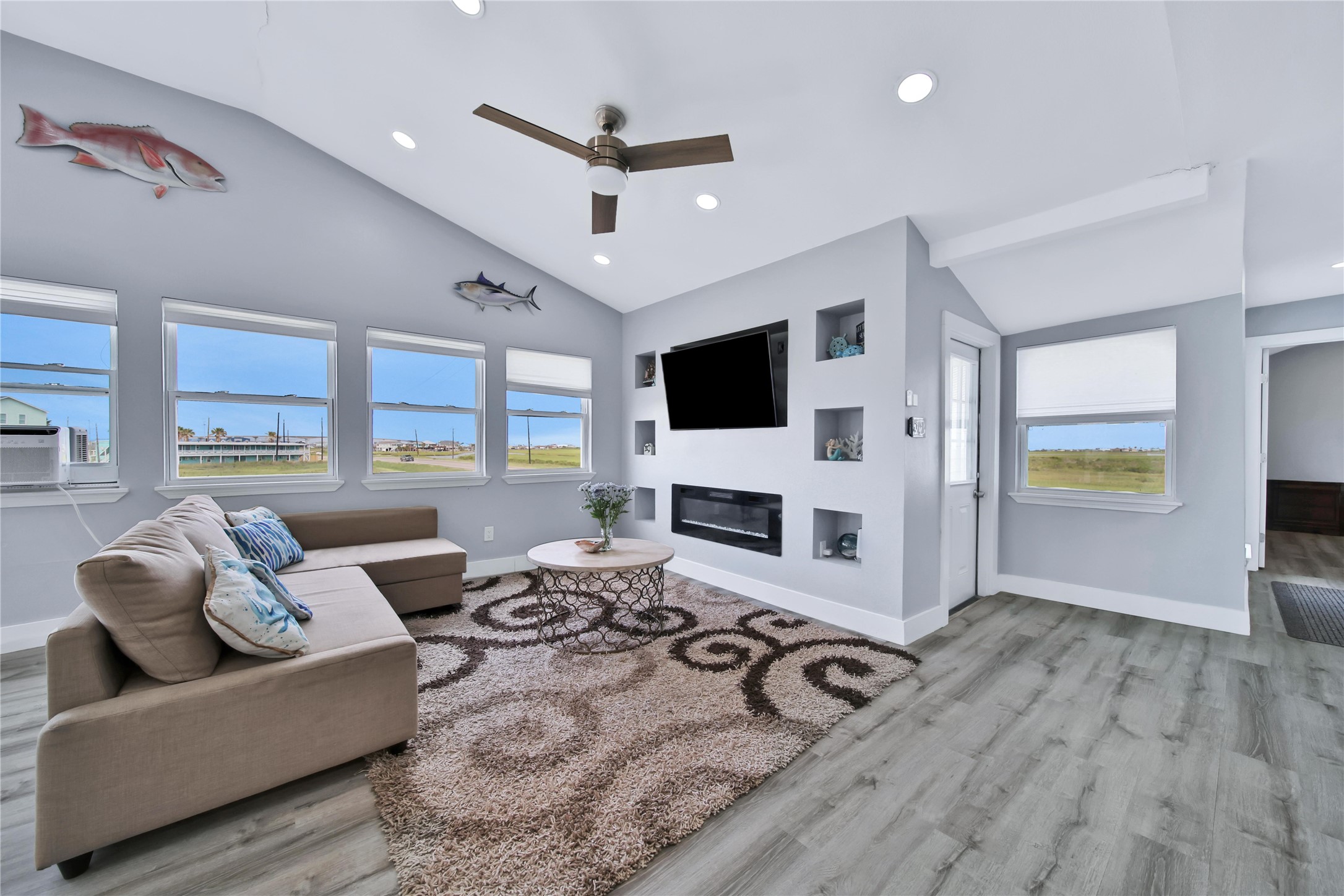 600 Blue Water Highway Property Photo 21