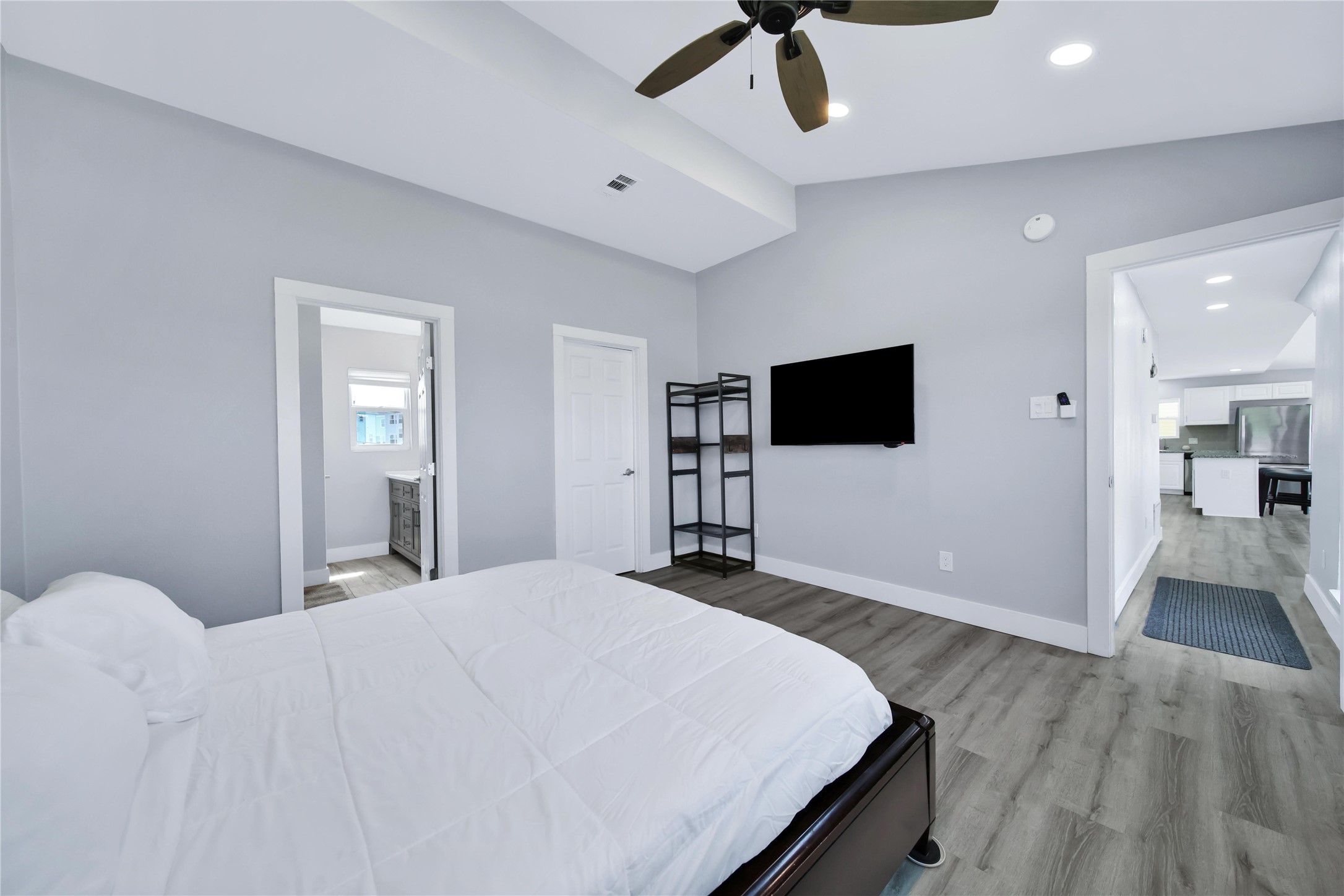 600 Blue Water Highway Property Photo 25