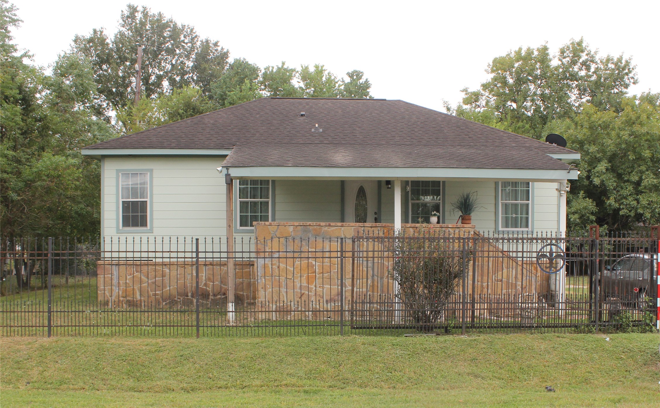 1410 Old Greens Road Property Photo 1