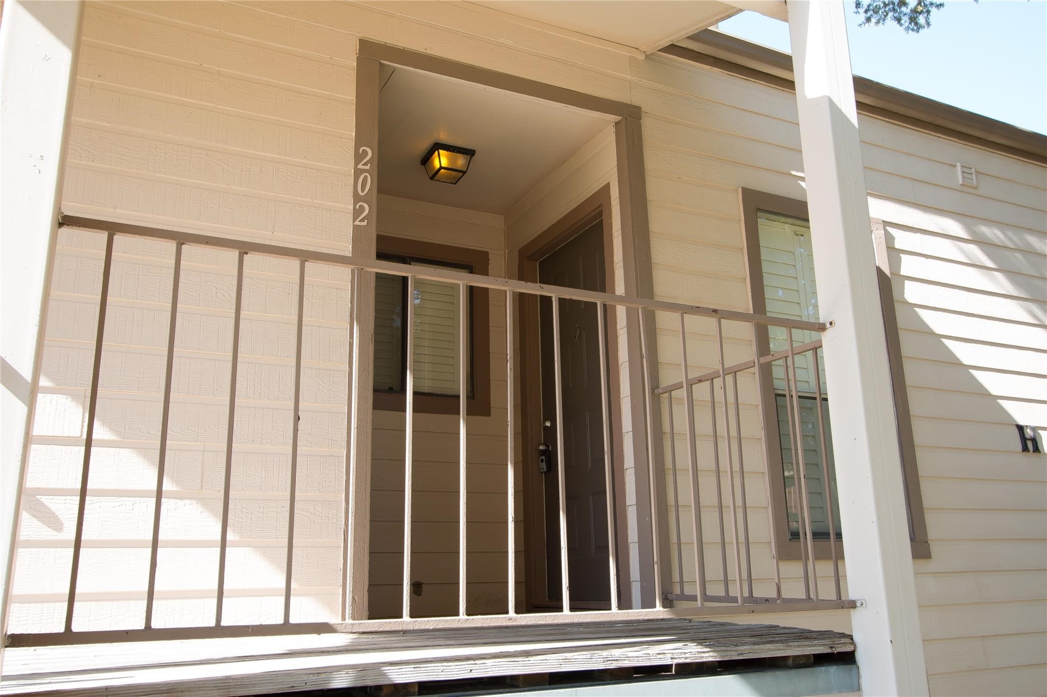 202 Lakeview Terrace H Property Photo 3