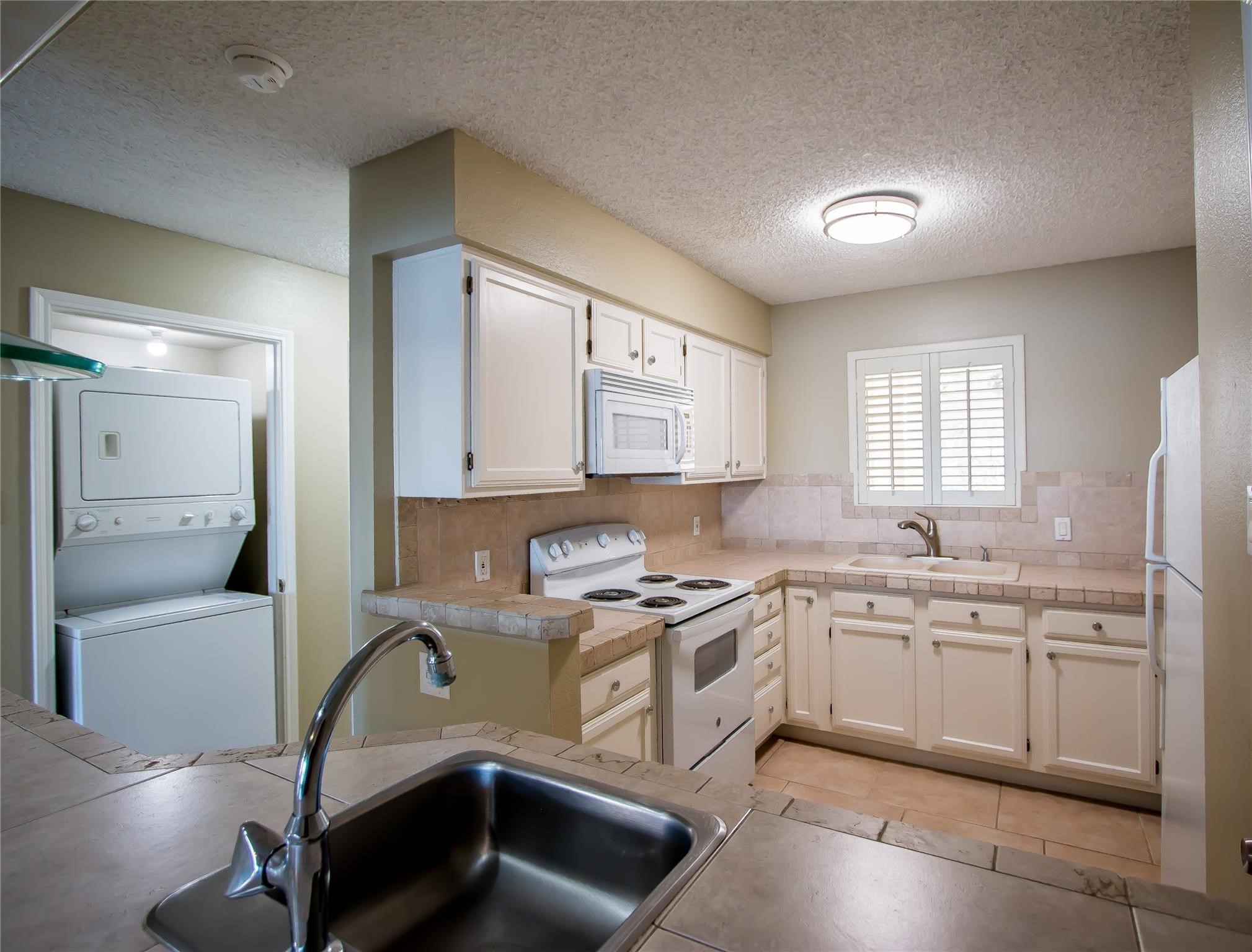202 Lakeview Terrace H Property Photo 14