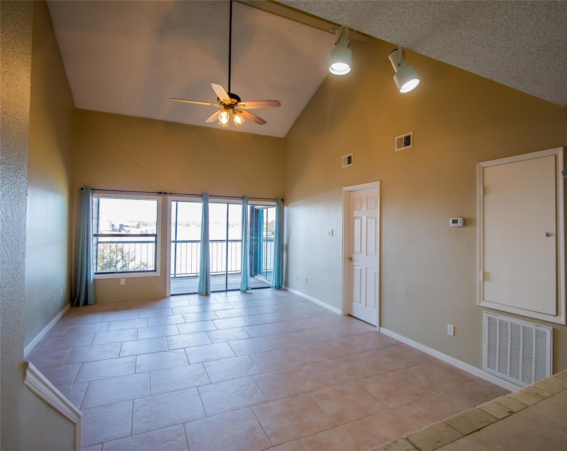 202 Lakeview Terrace H Property Photo 26