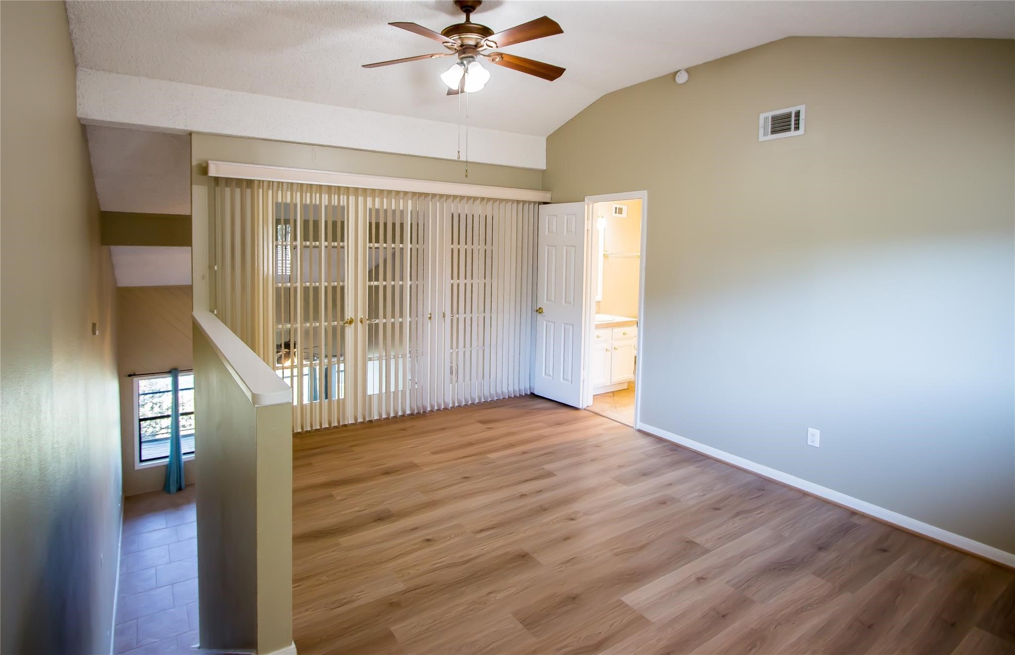 202 Lakeview Terrace H Property Photo 31