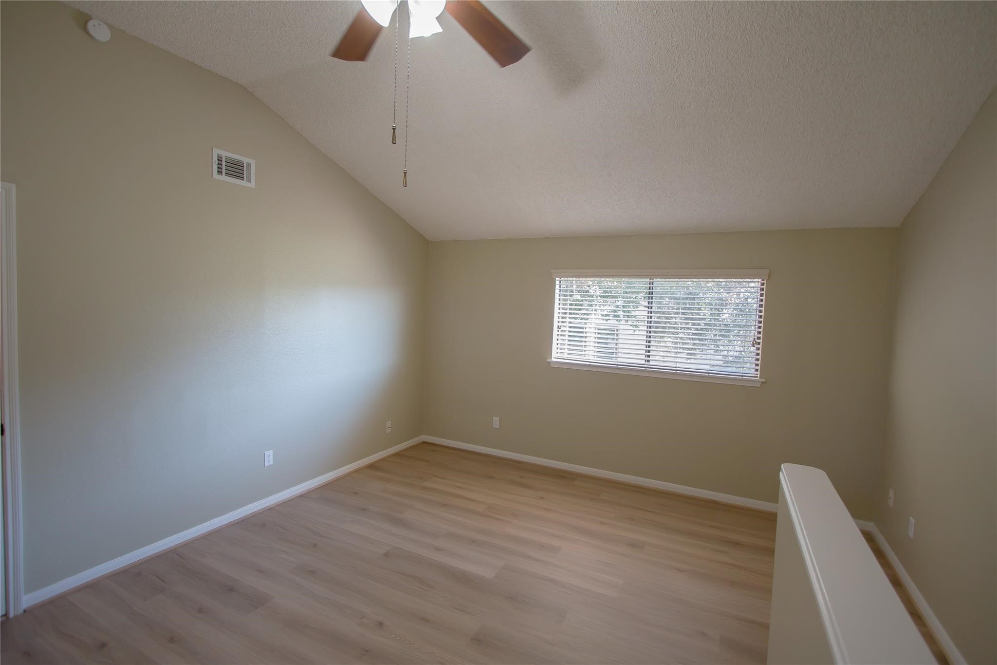202 Lakeview Terrace H Property Photo 32