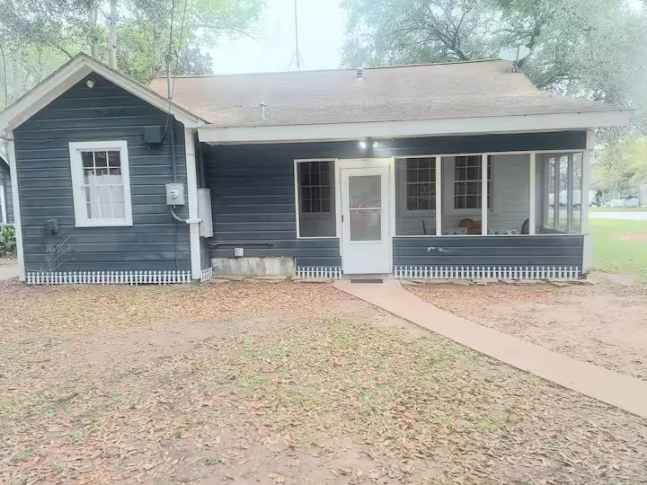 2824 5th Street Property Photo 2