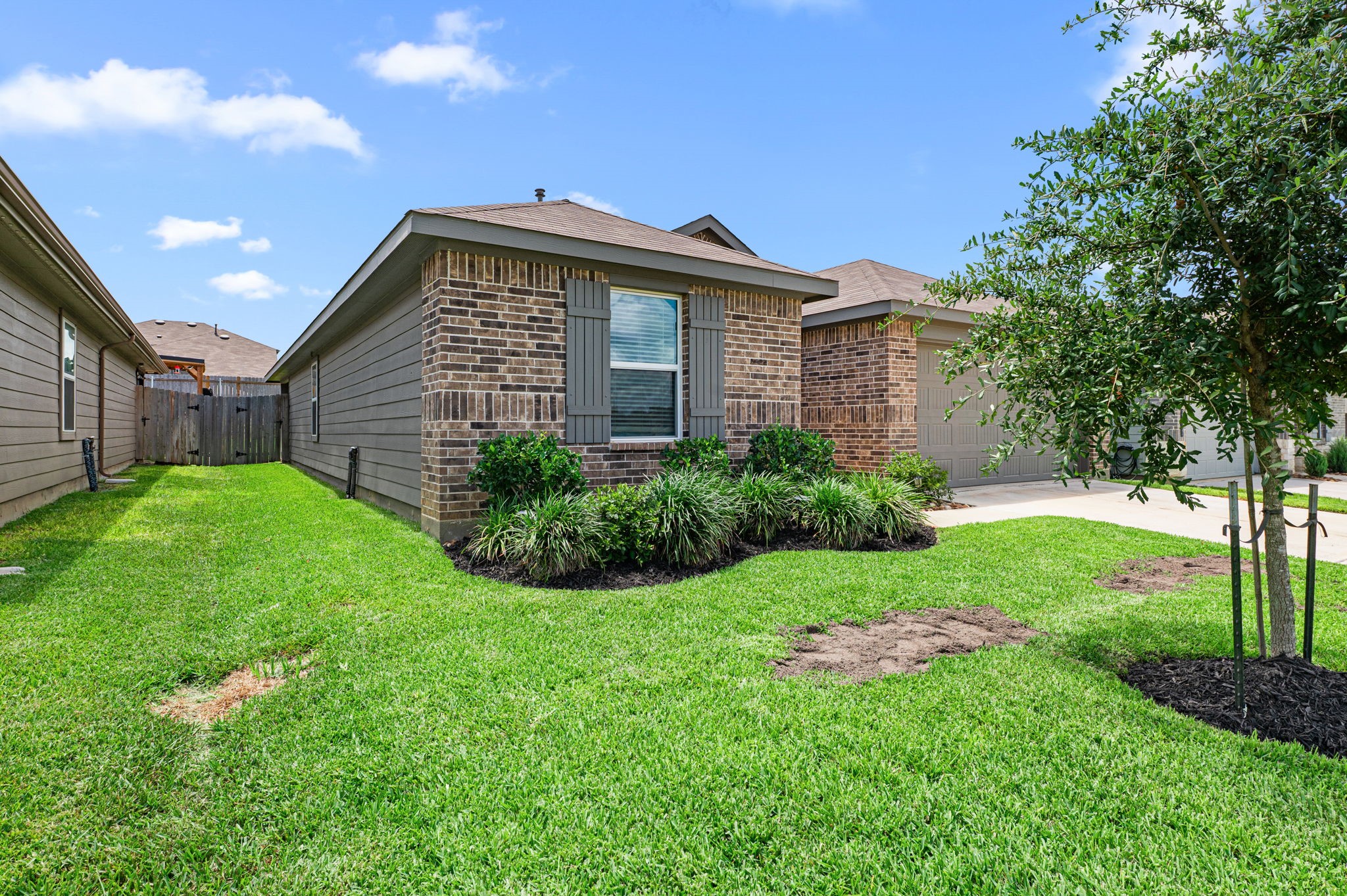 24714 Mountain Tree Drive Property Photo 3
