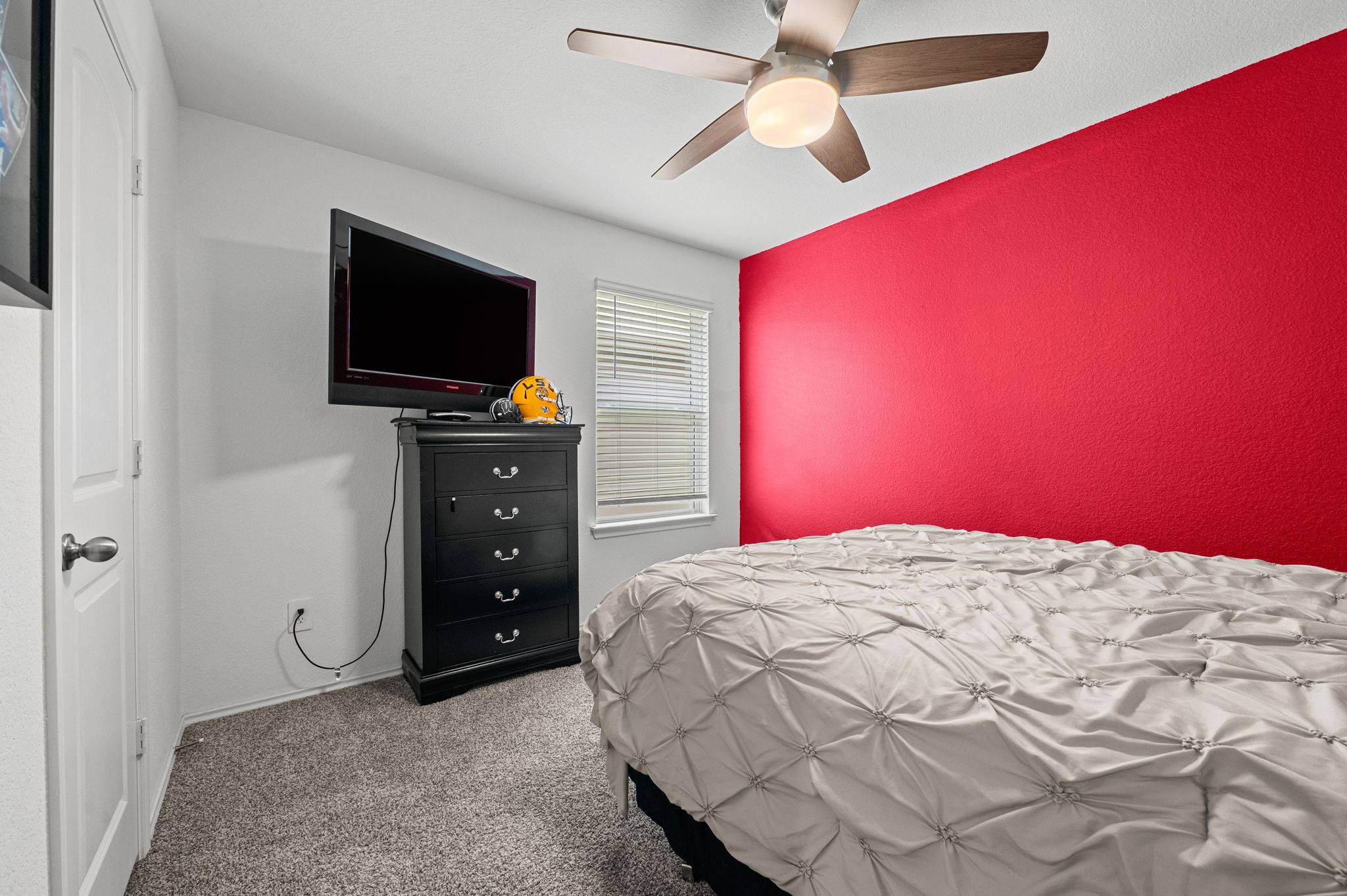 24714 Mountain Tree Drive Property Photo 8