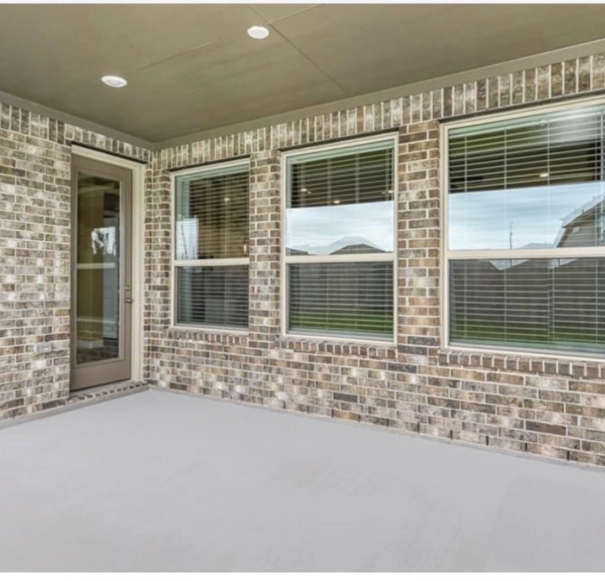 7506 Thornberry Springs Lane Property Photo 8