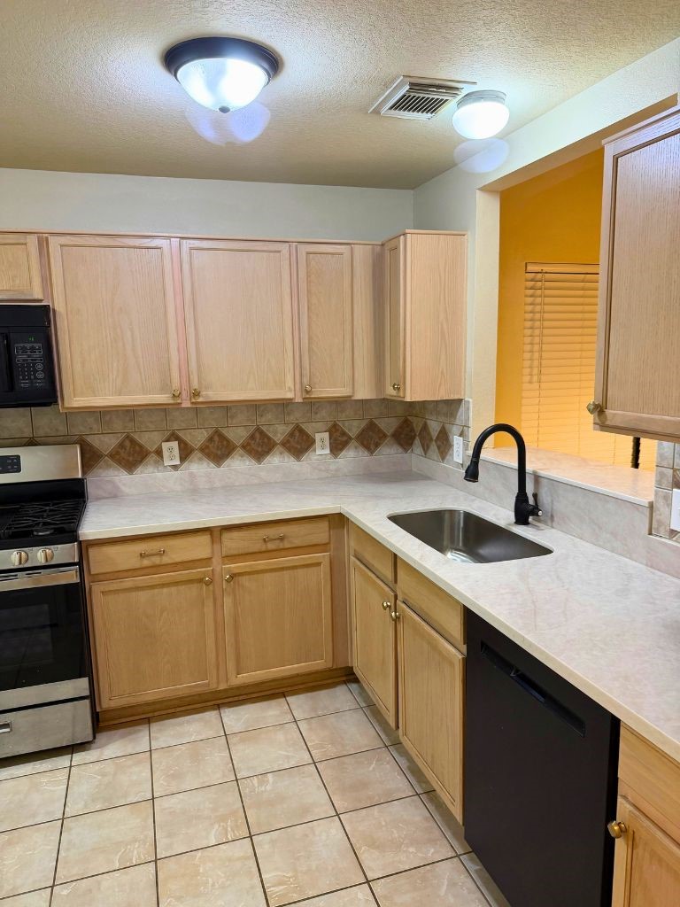11911 Ezekiel Drive Property Photo 6