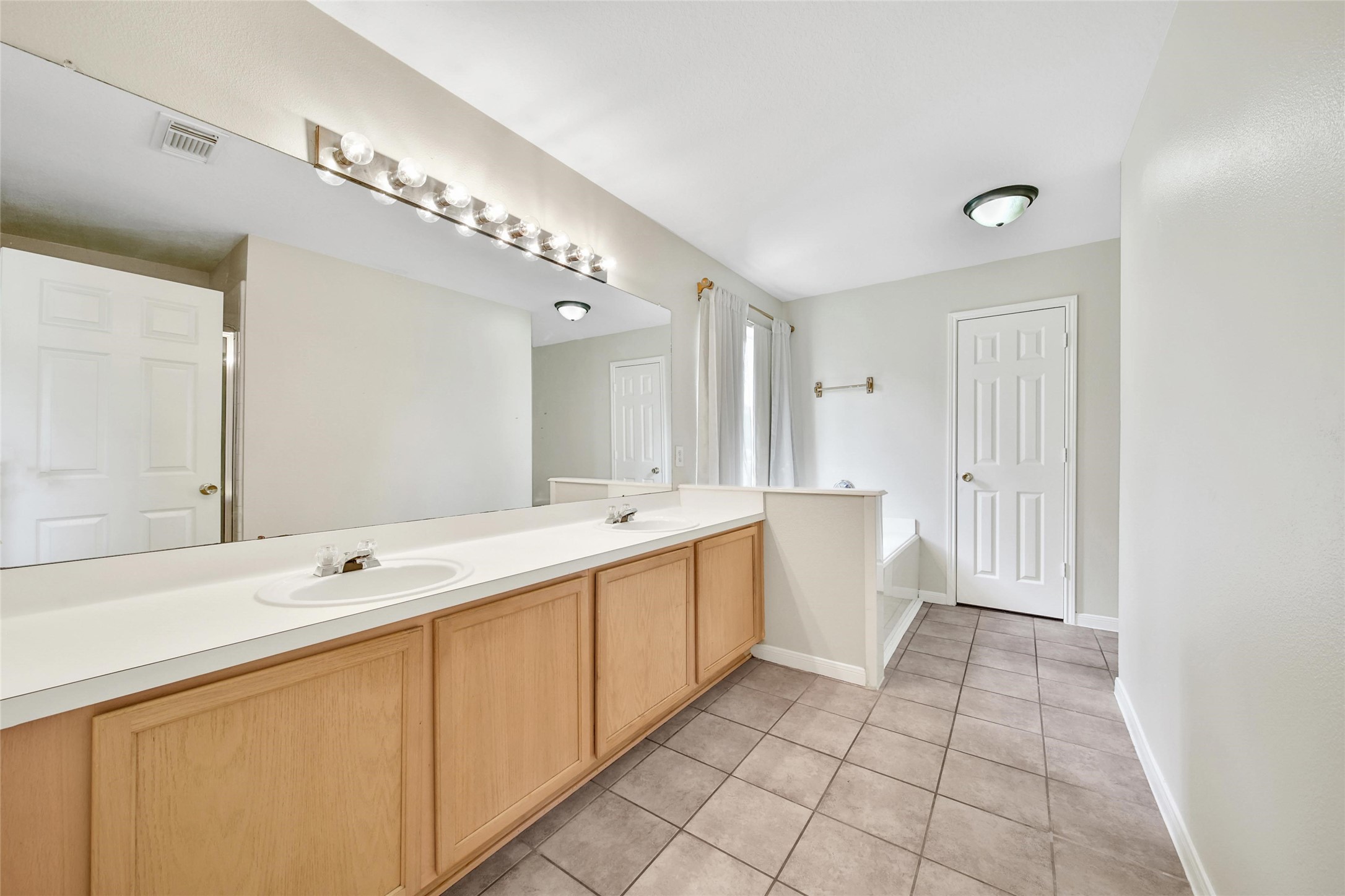 11911 Ezekiel Drive Property Photo 16