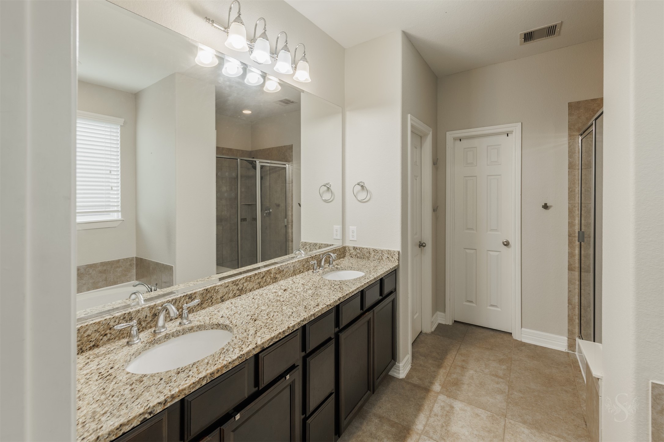 6502 Tamarind Sky Lane Property Photo 16