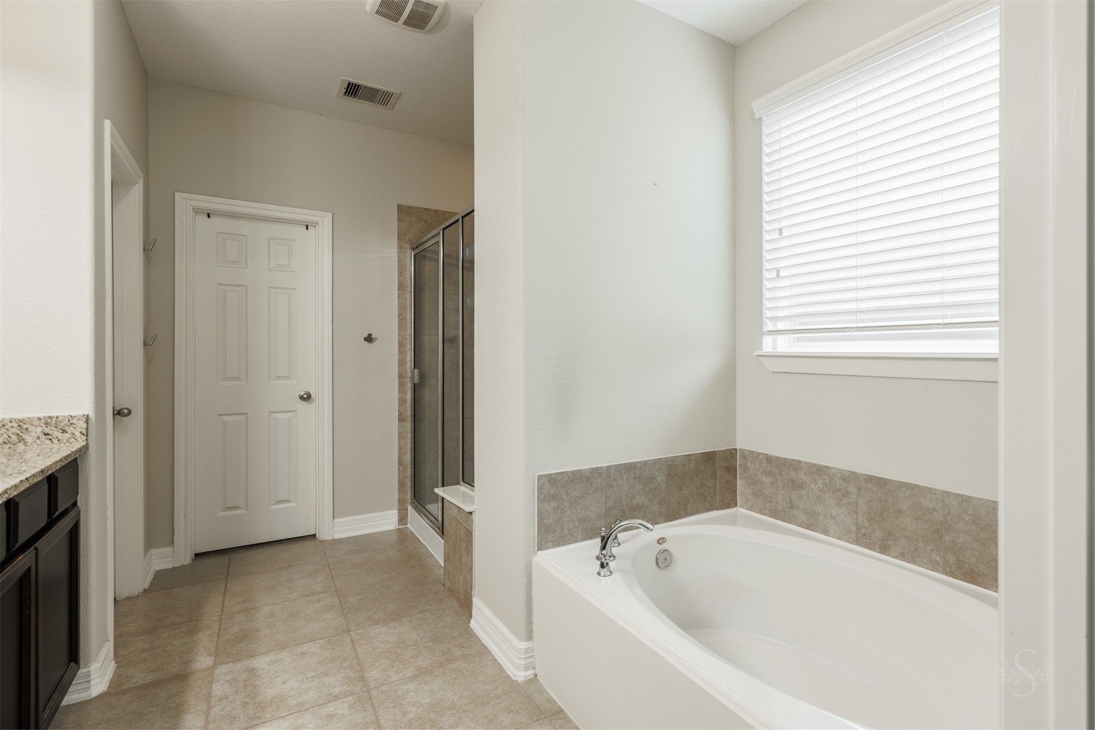 6502 Tamarind Sky Lane Property Photo 17
