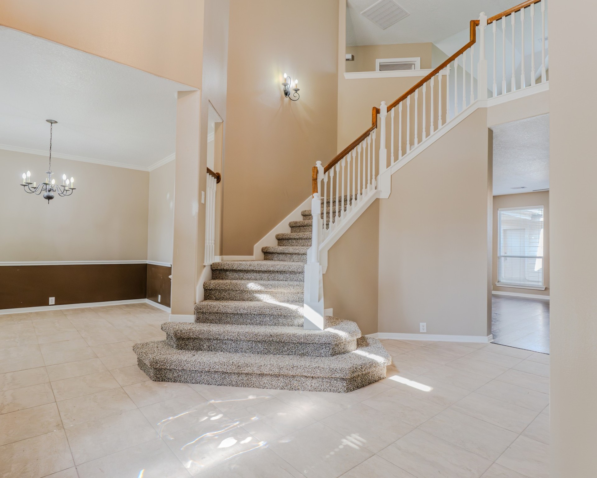 9211 Sunbonnet Drive Property Photo 3