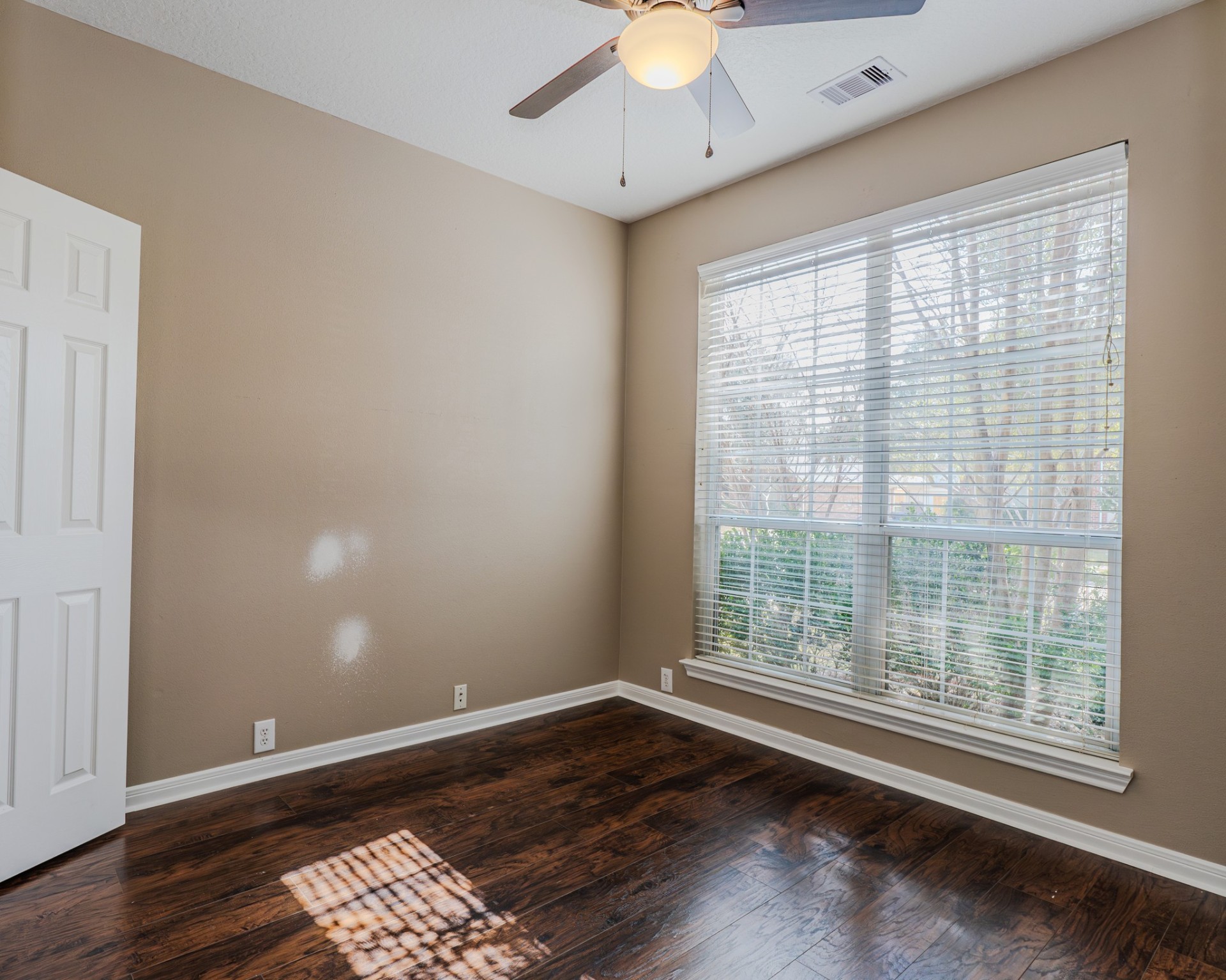 9211 Sunbonnet Drive Property Photo 13