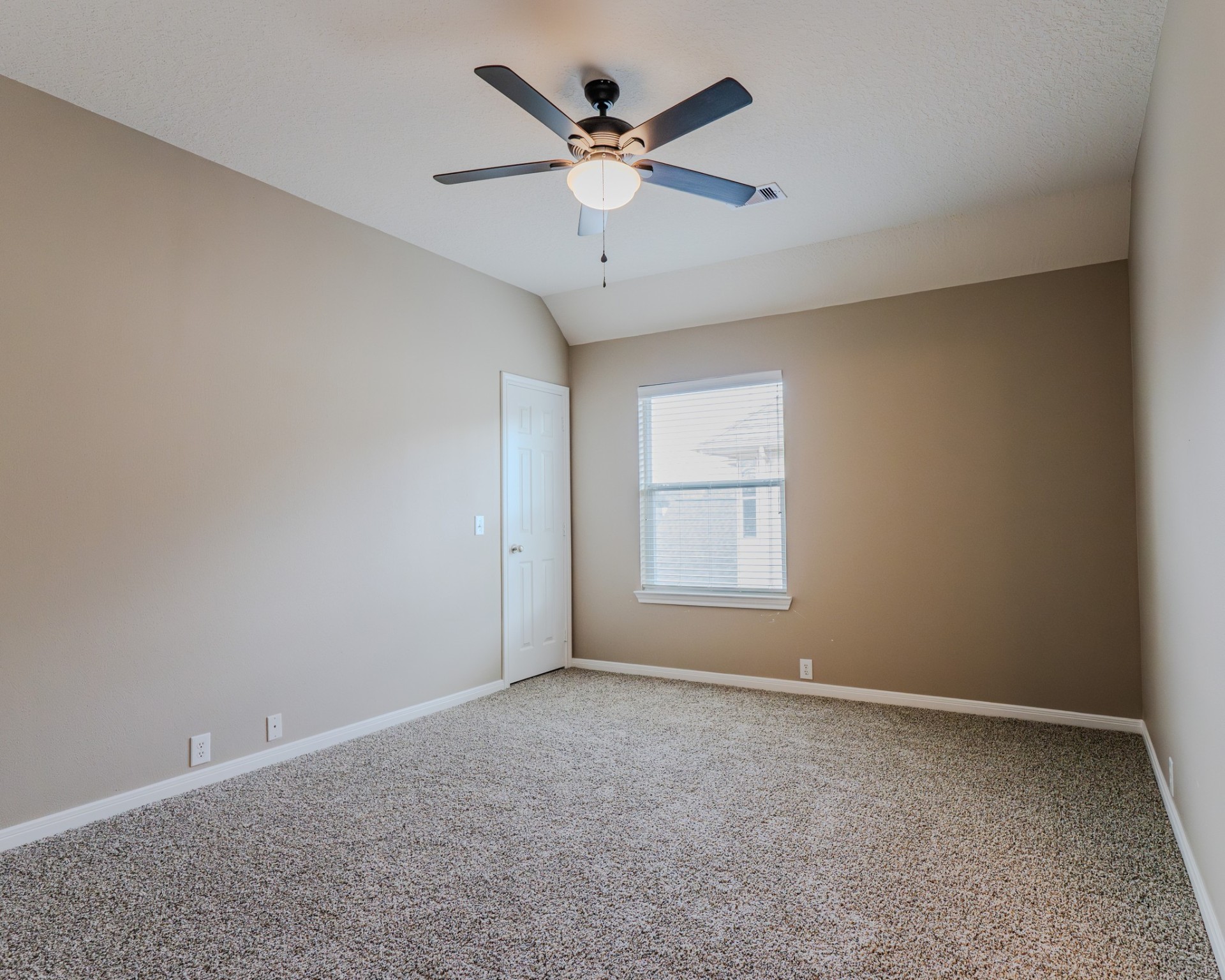 9211 Sunbonnet Drive Property Photo 24