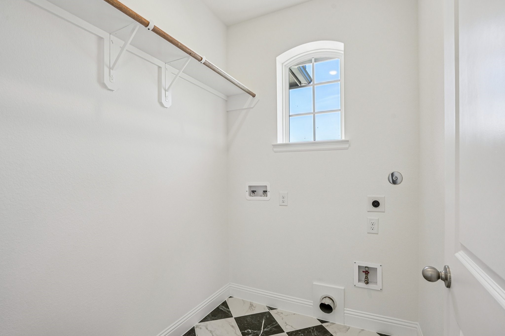 4018 Honeyspring Drive Property Photo 14