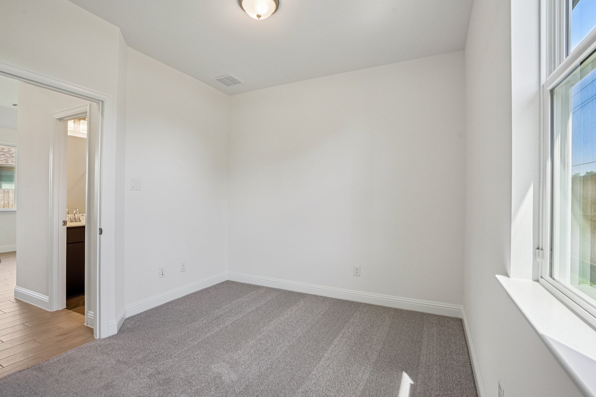 4018 Honeyspring Drive Property Photo 16