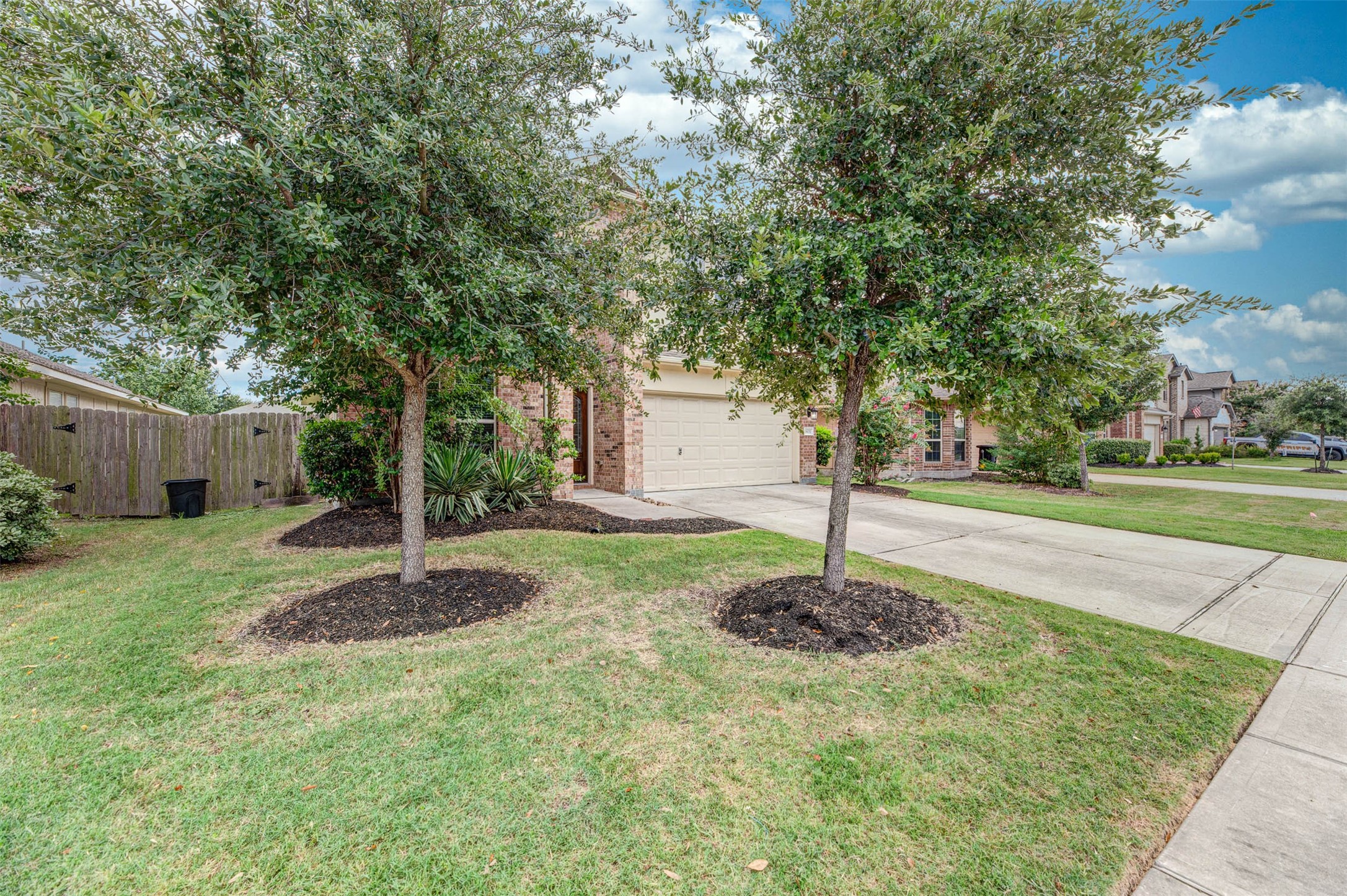 18011 Alora Springs Trace Property Photo 3