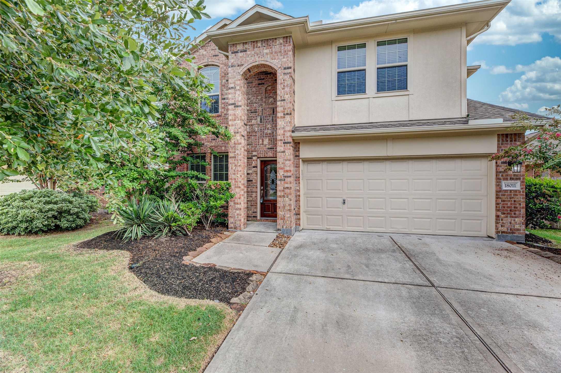 18011 Alora Springs Trace Property Photo 4
