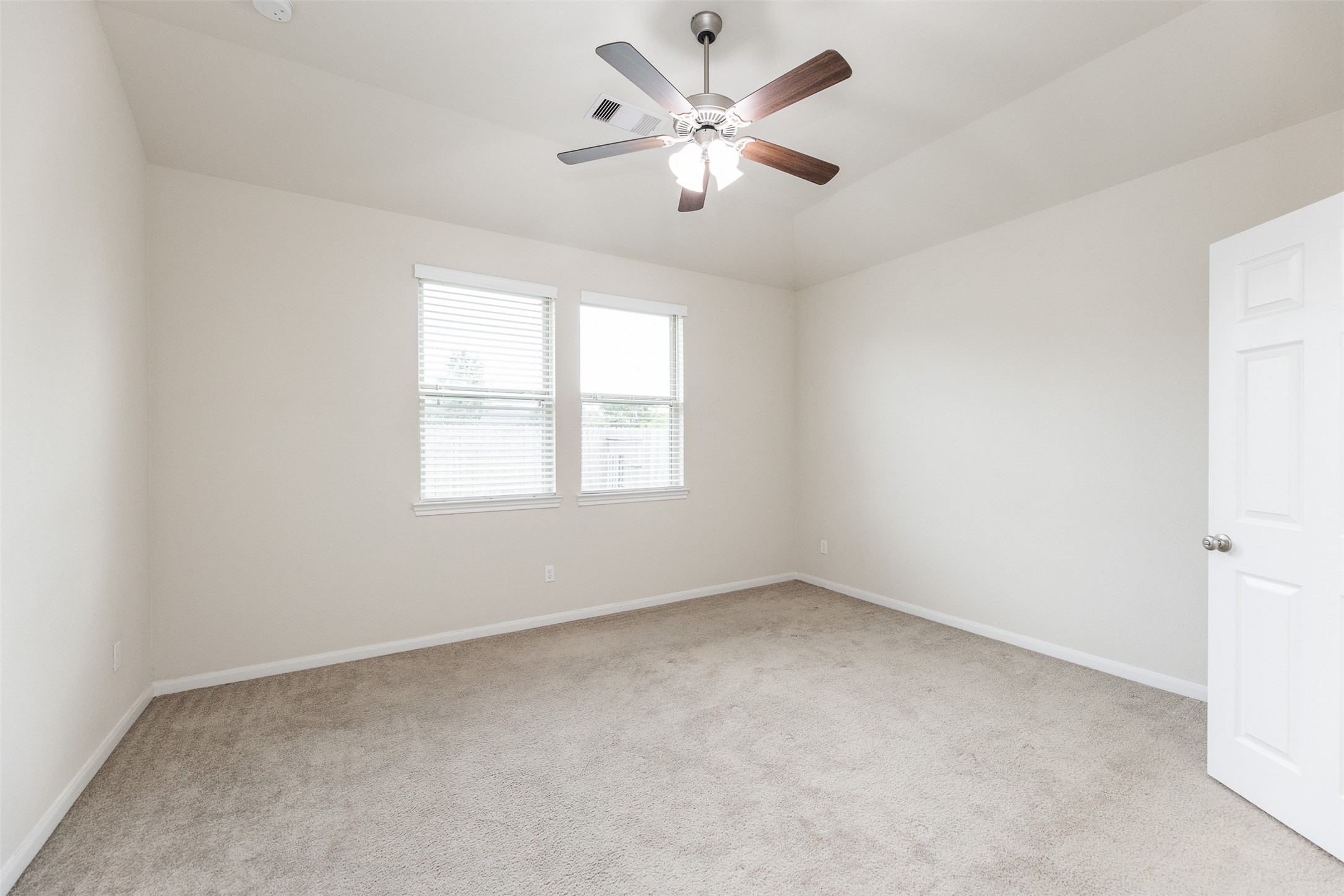 18011 Alora Springs Trace Property Photo 17